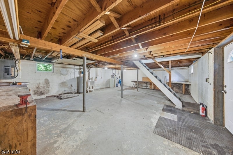7 Winding Hill Rd