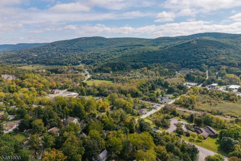 7 Winding Hill Rd