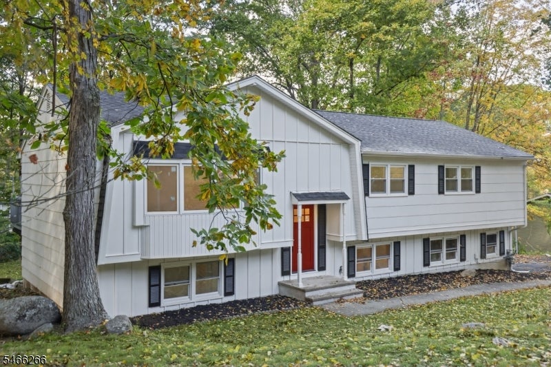 11 Colby Dr