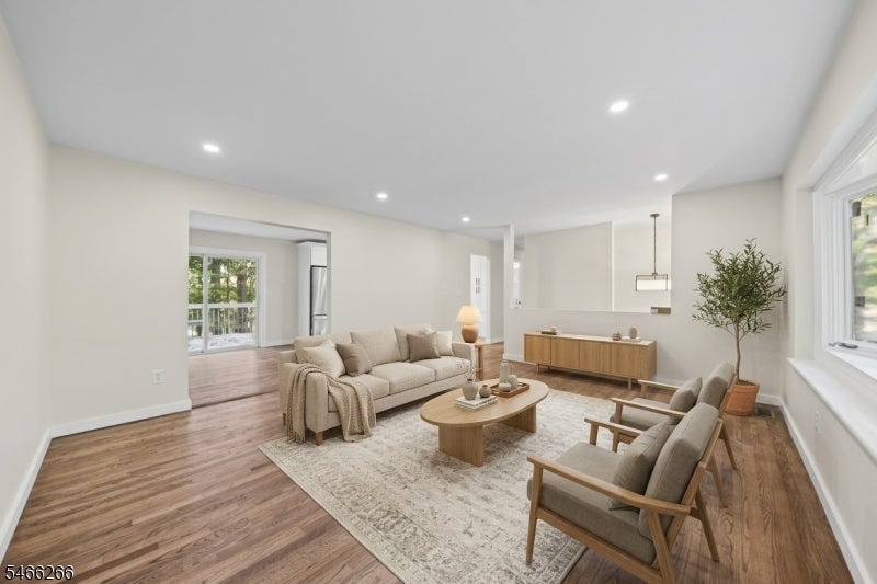 11 Colby Dr