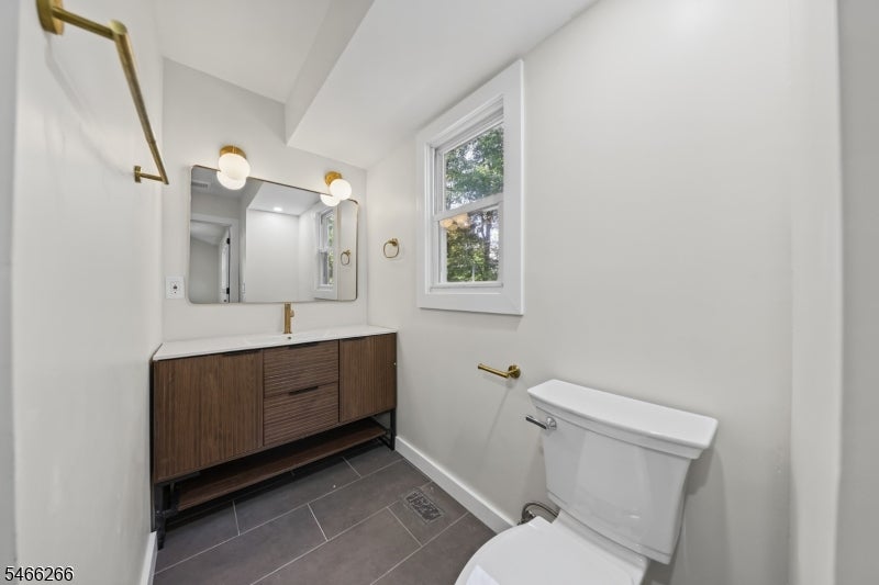 11 Colby Dr