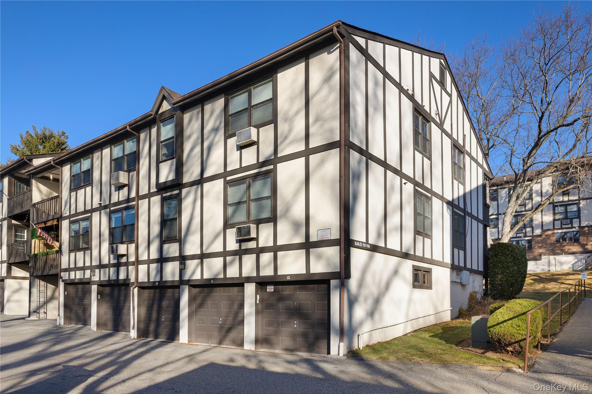 765 Sierra Vista Lane