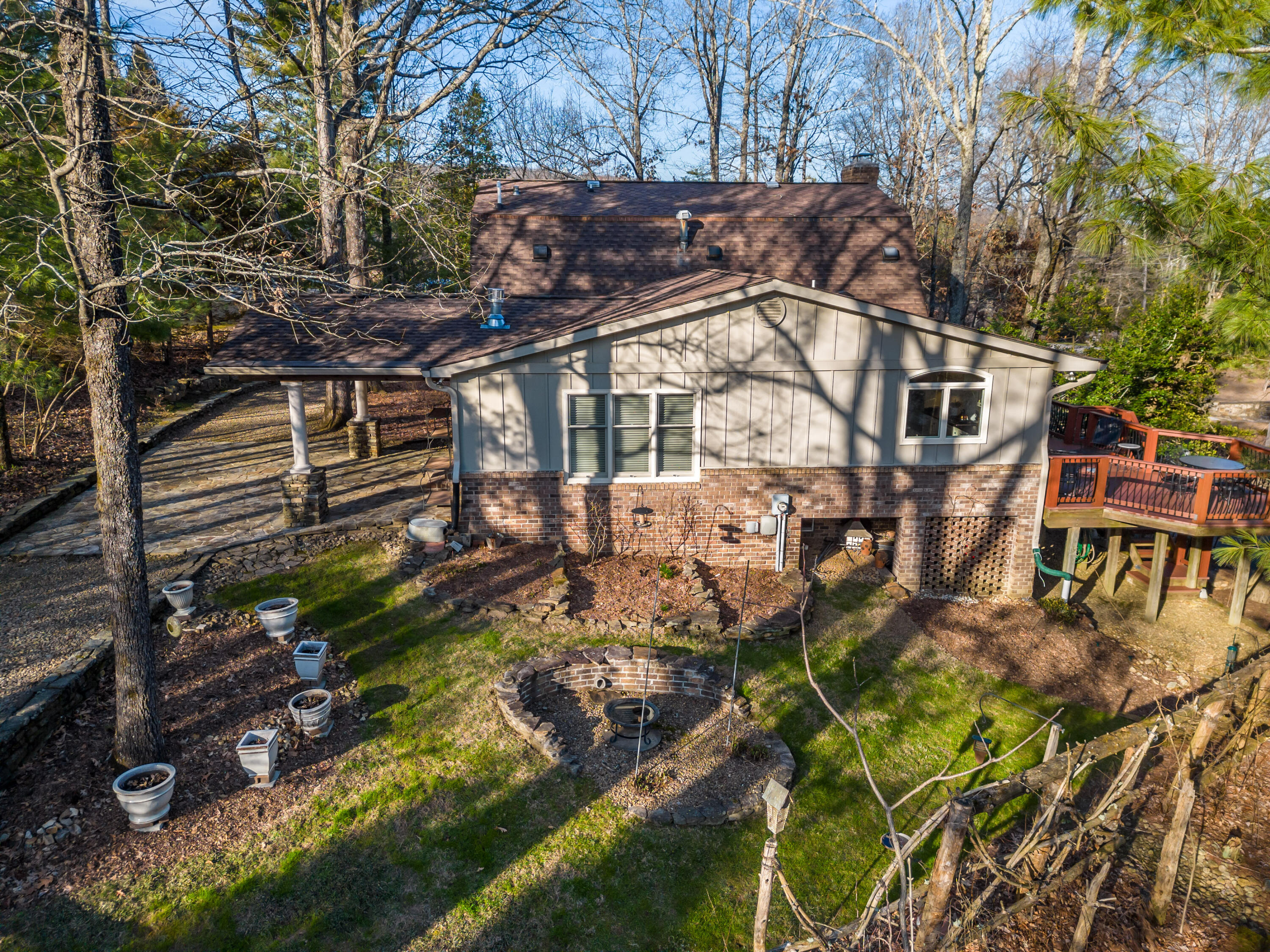 110 East And West Road