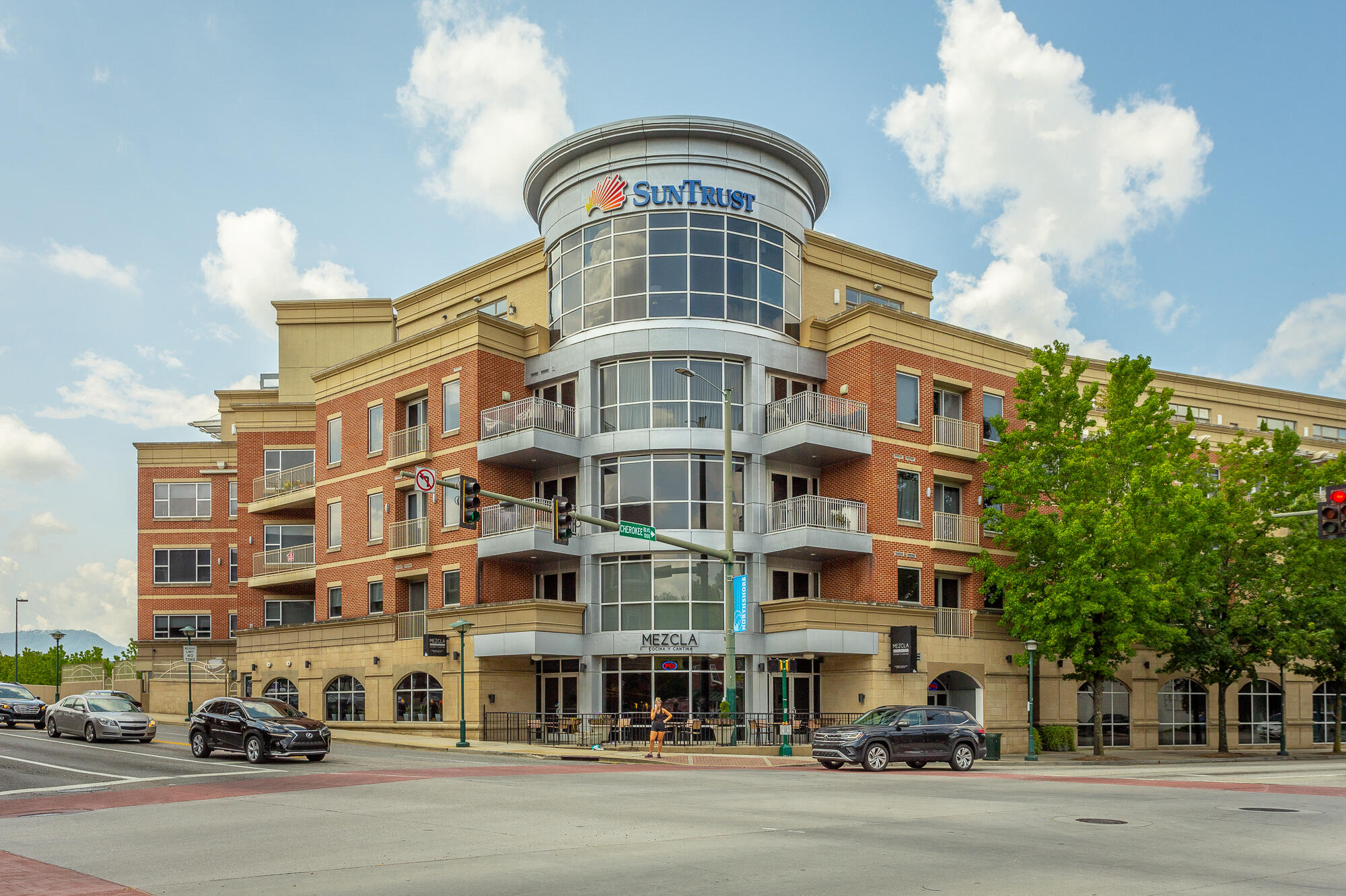 4 Cherokee Boulevard, Apt 221