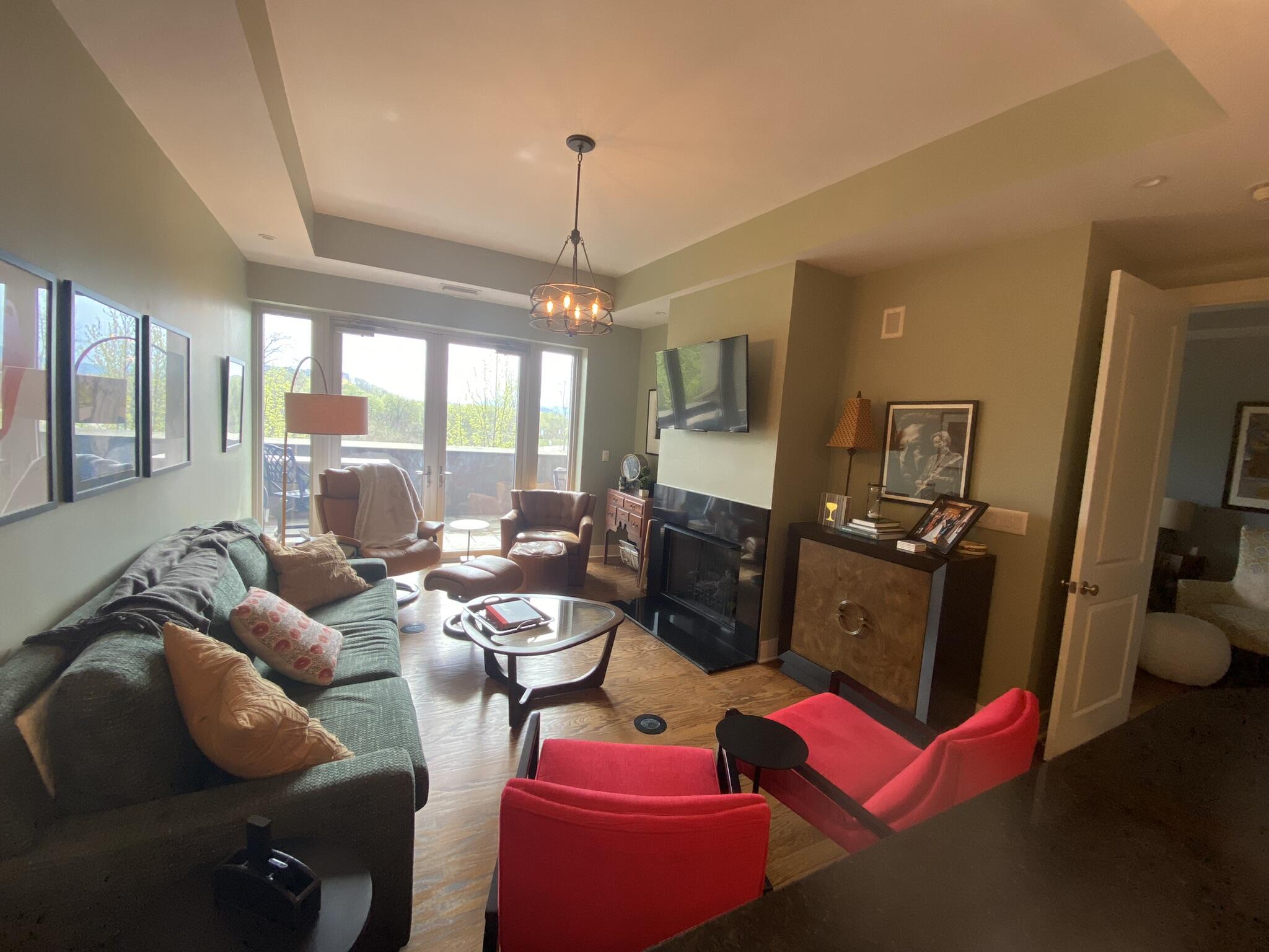 4 Cherokee Boulevard, Apt 221