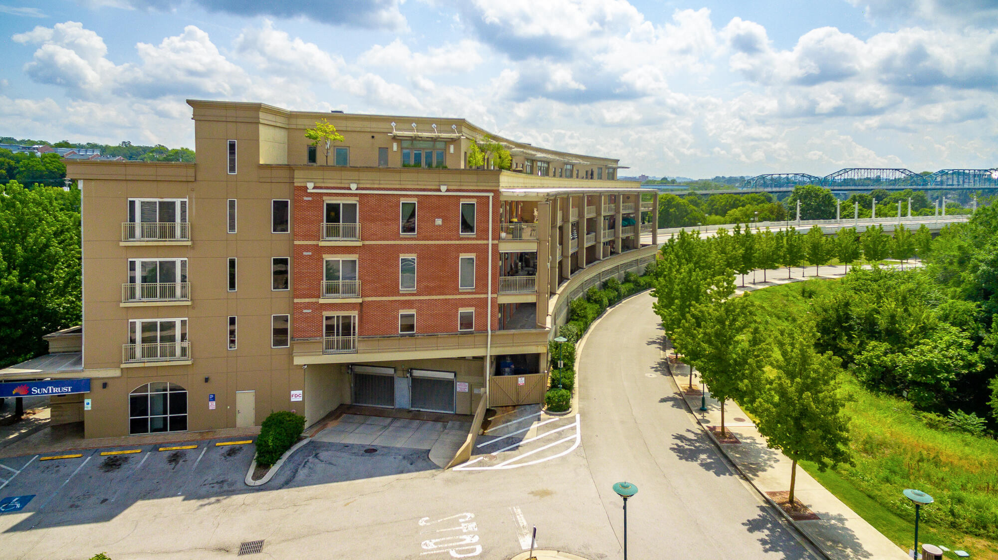 4 Cherokee Boulevard, Apt 221