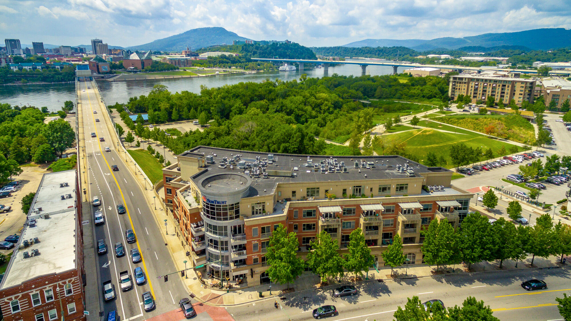 4 Cherokee Boulevard, Apt 221