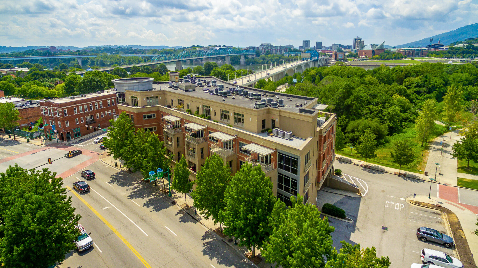 4 Cherokee Boulevard, Apt 221