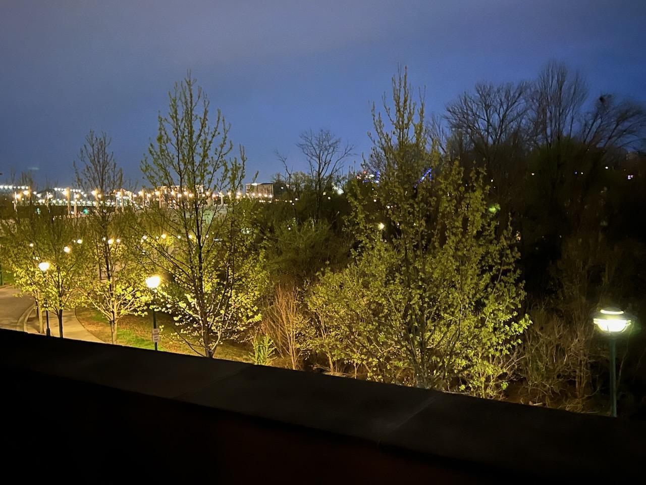 4 Cherokee Boulevard, Apt 221