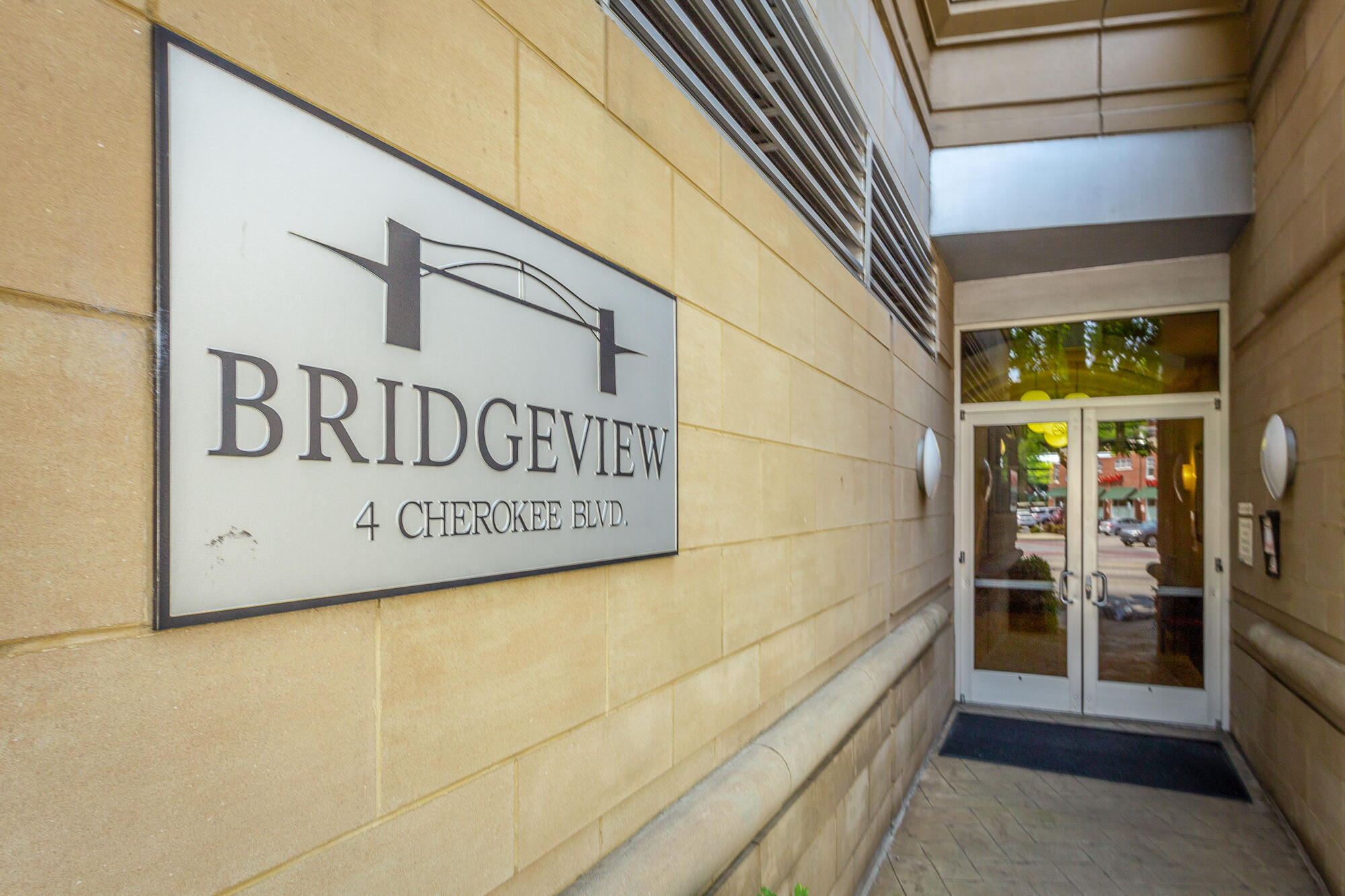 4 Cherokee Boulevard, Apt 221