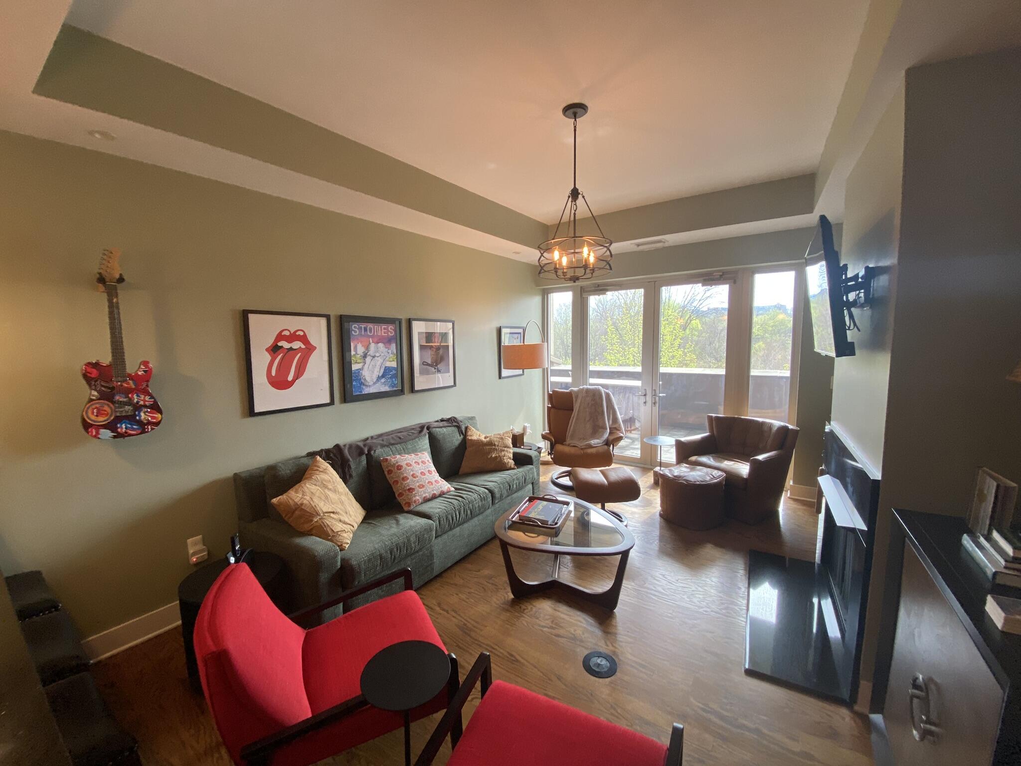 4 Cherokee Boulevard, Apt 221