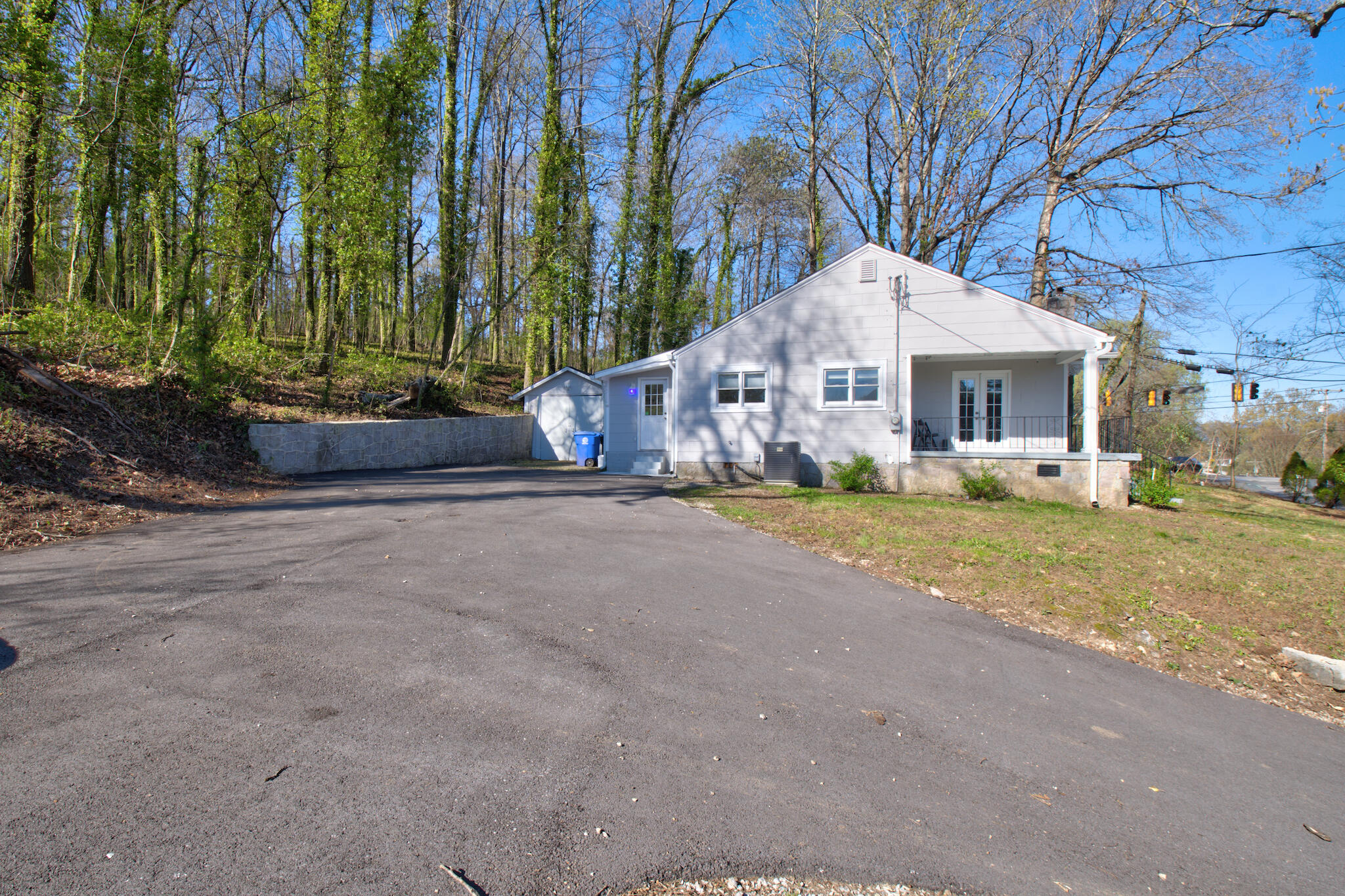 4004 Bonny Oaks Drive