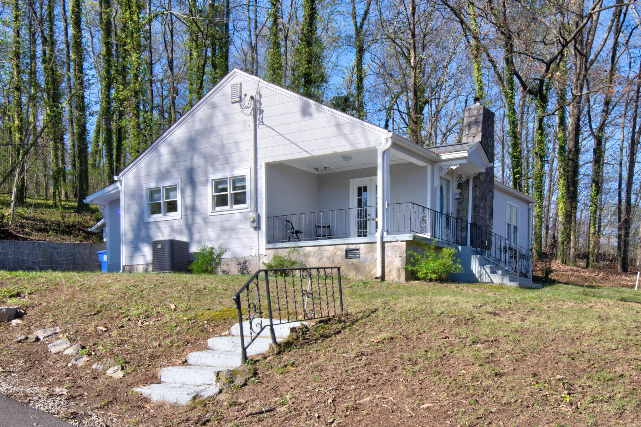 4004 Bonny Oaks Drive