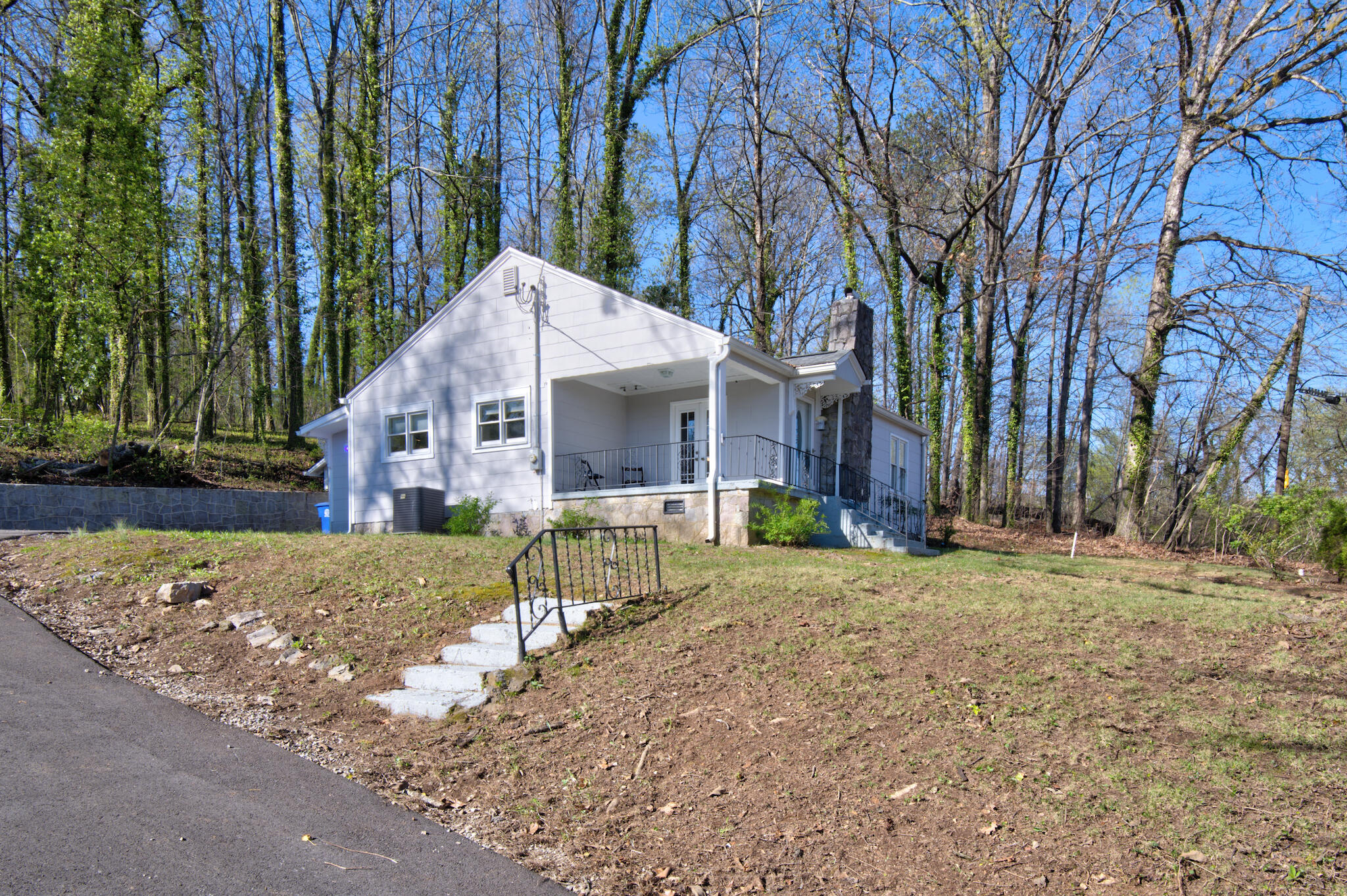 4004 Bonny Oaks Drive