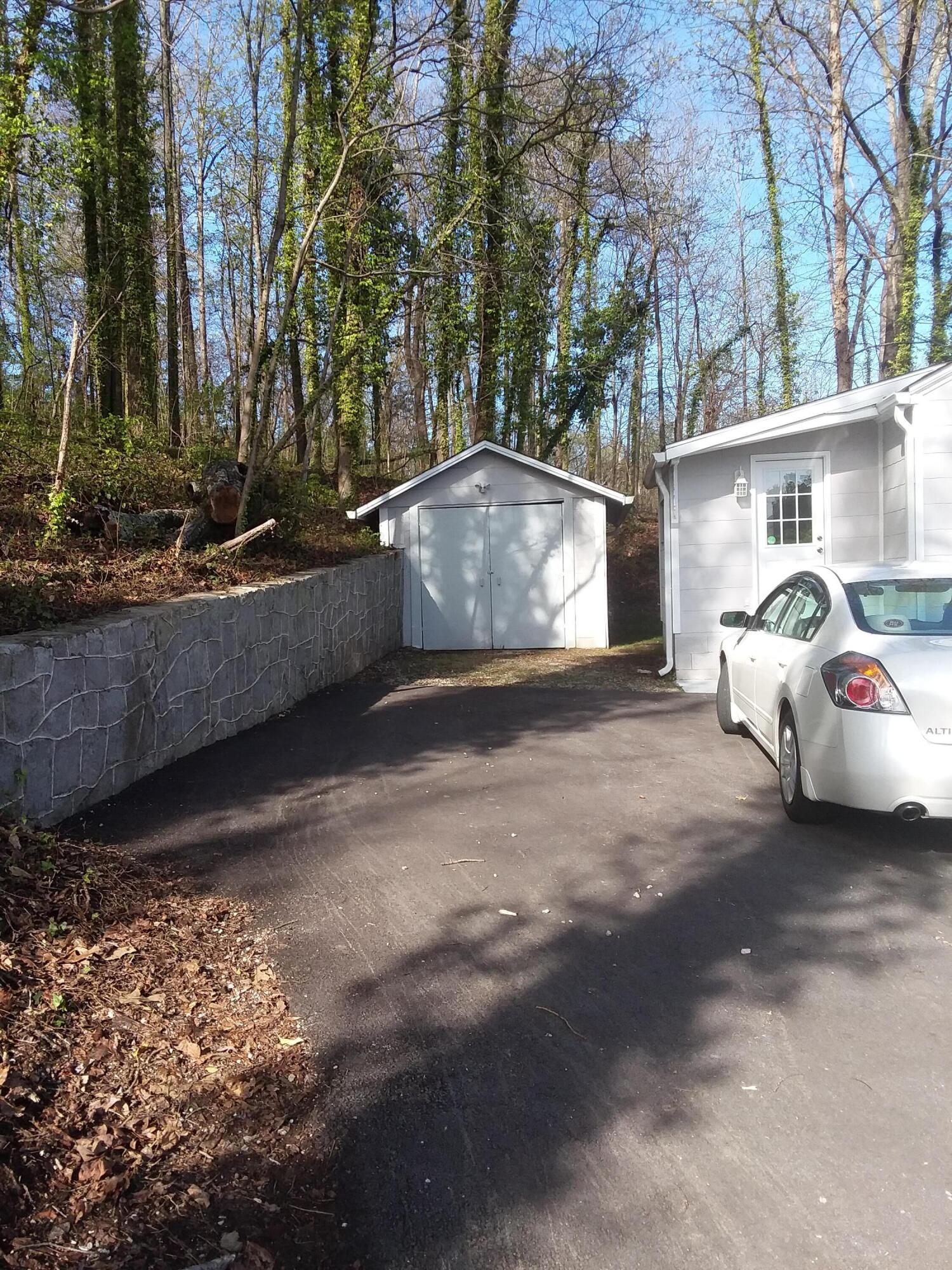 4004 Bonny Oaks Drive