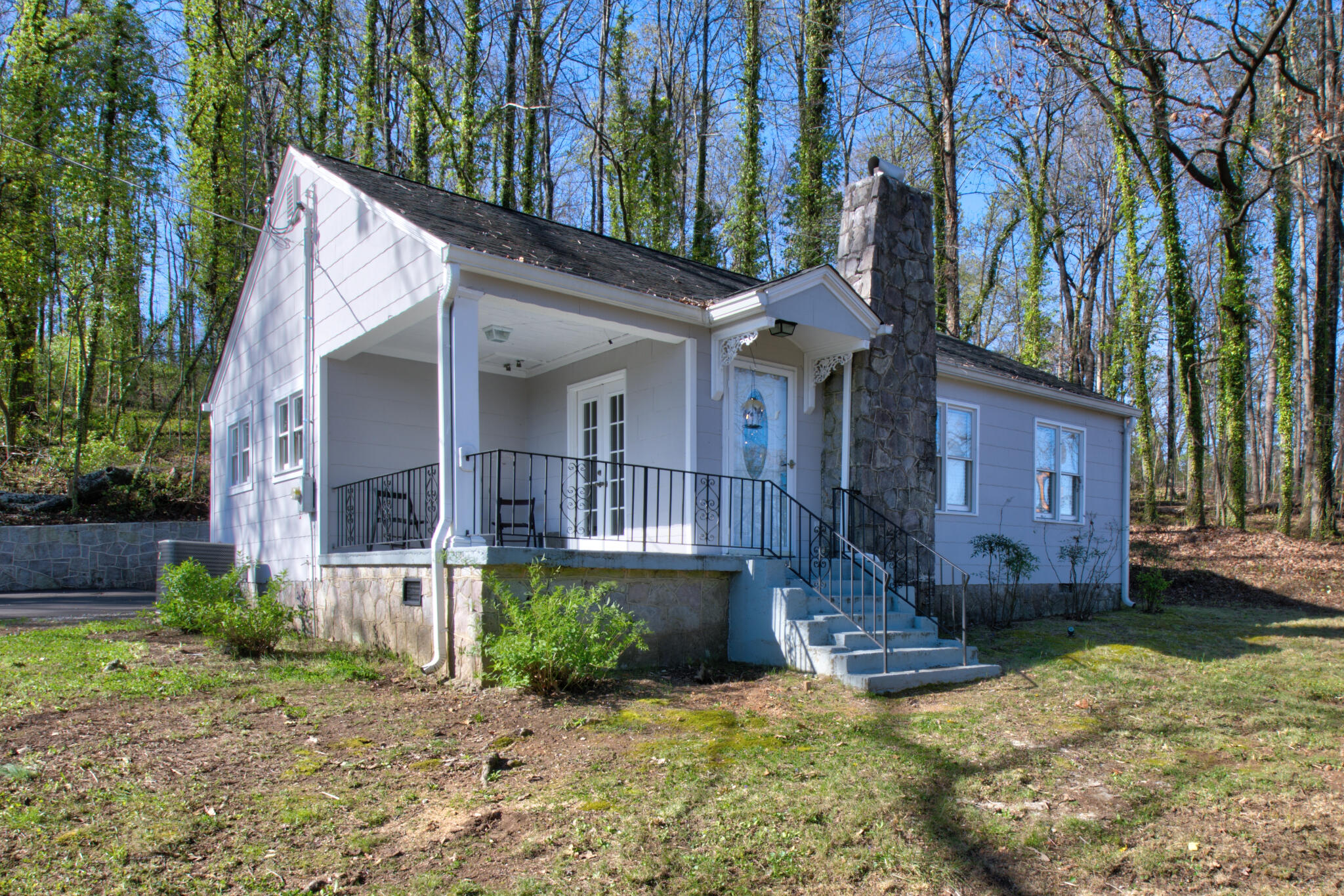 4004 Bonny Oaks Drive