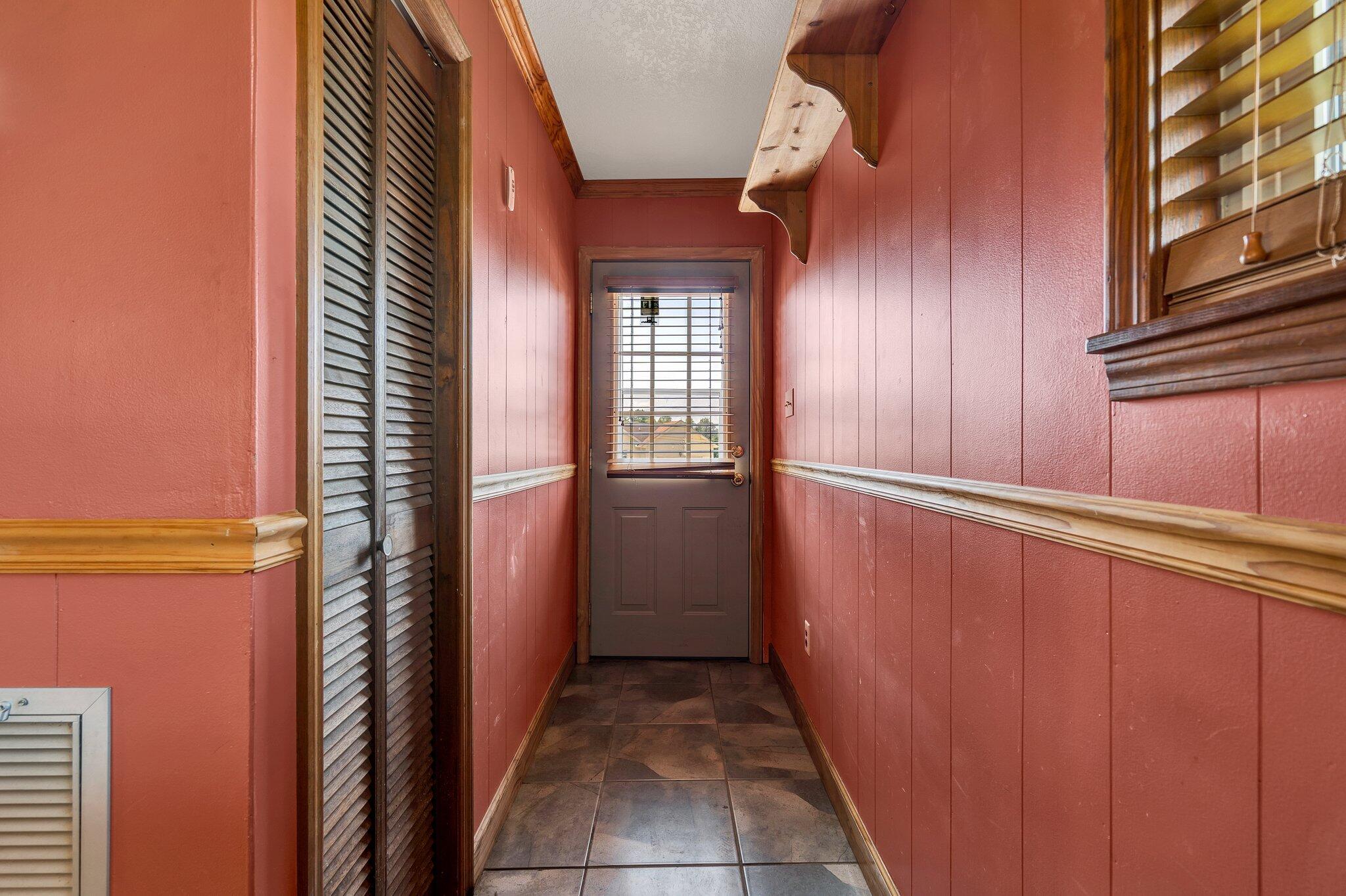 562 SE Brooklawn Trail