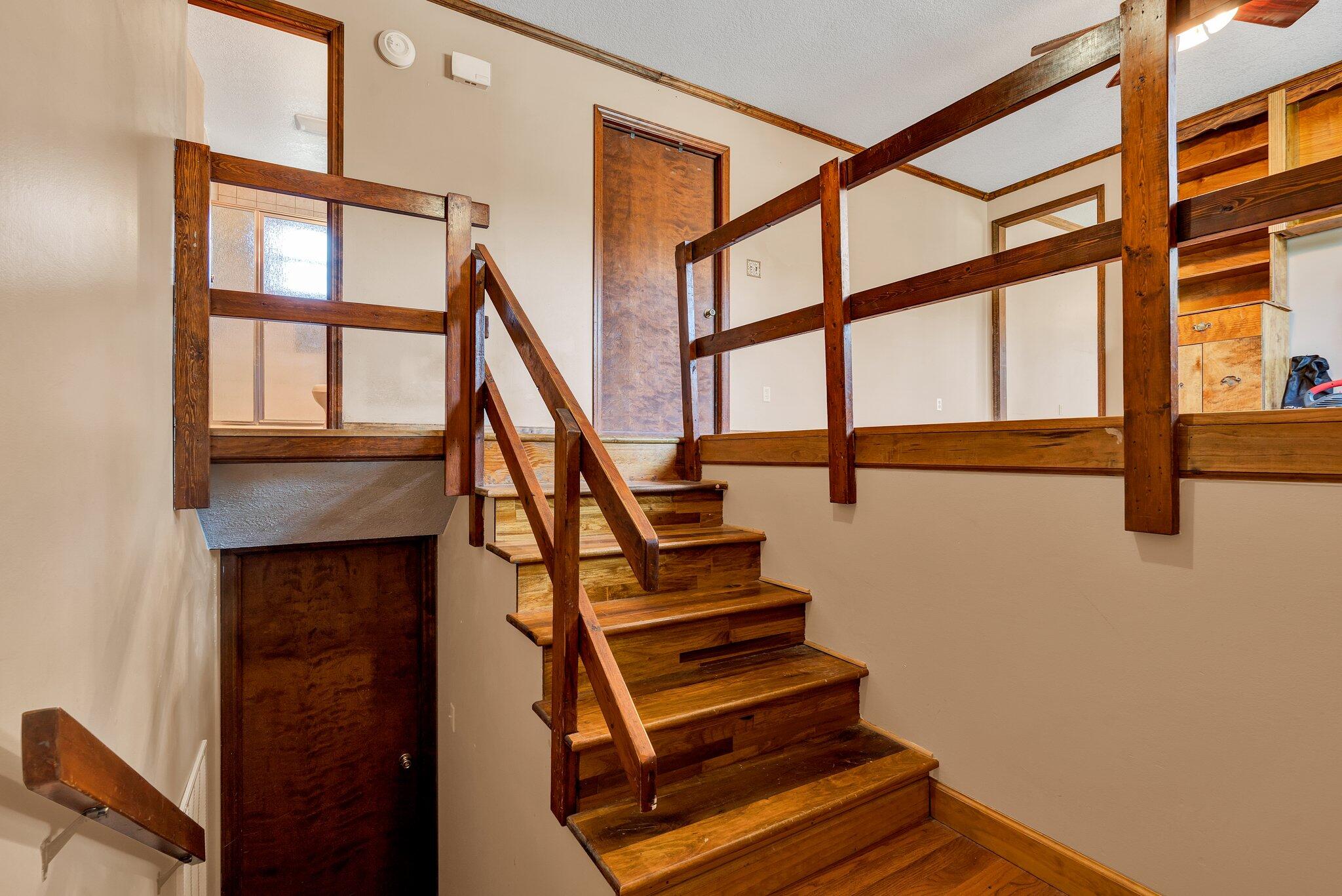 562 SE Brooklawn Trail