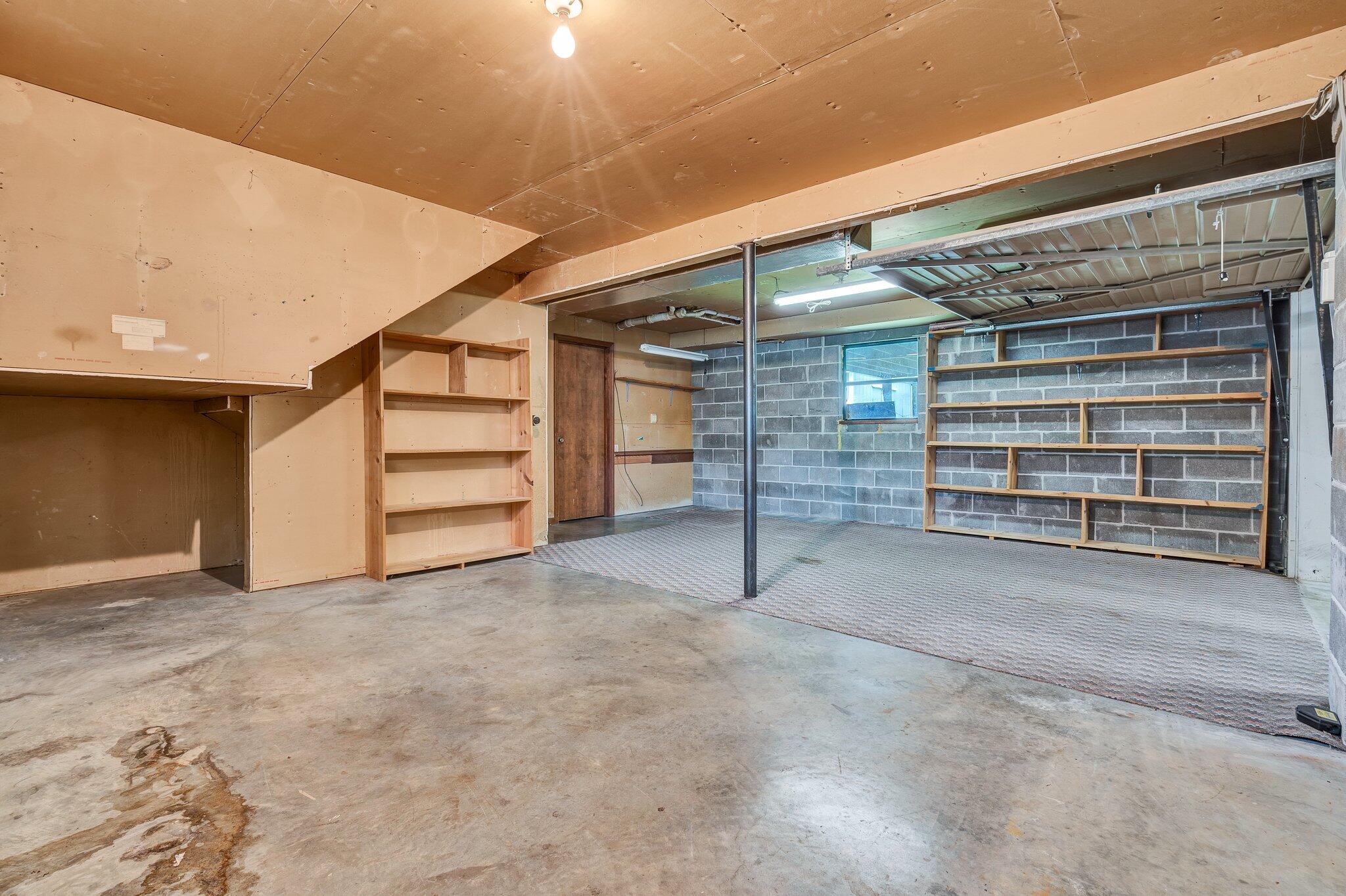 562 SE Brooklawn Trail