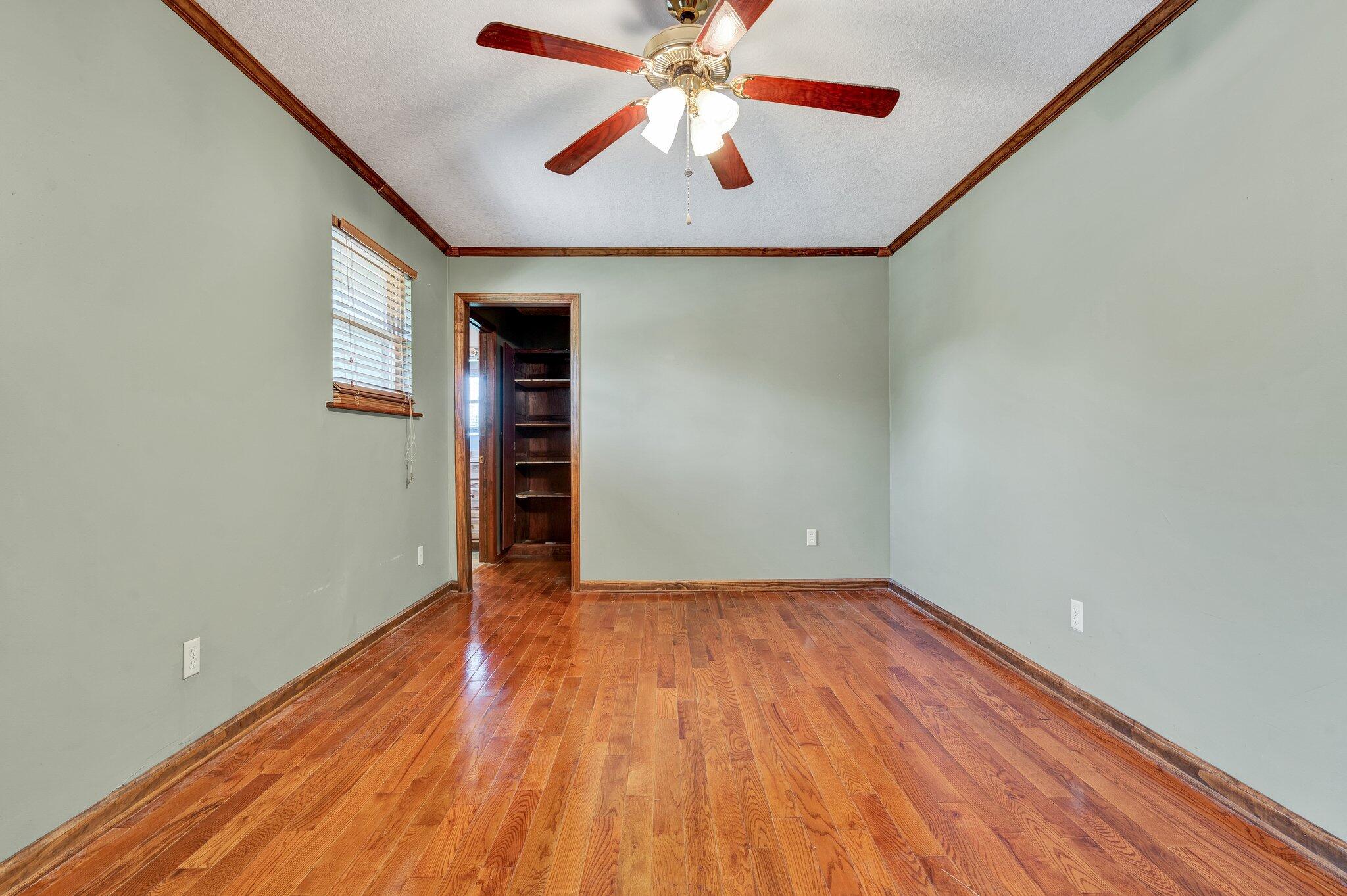 562 SE Brooklawn Trail