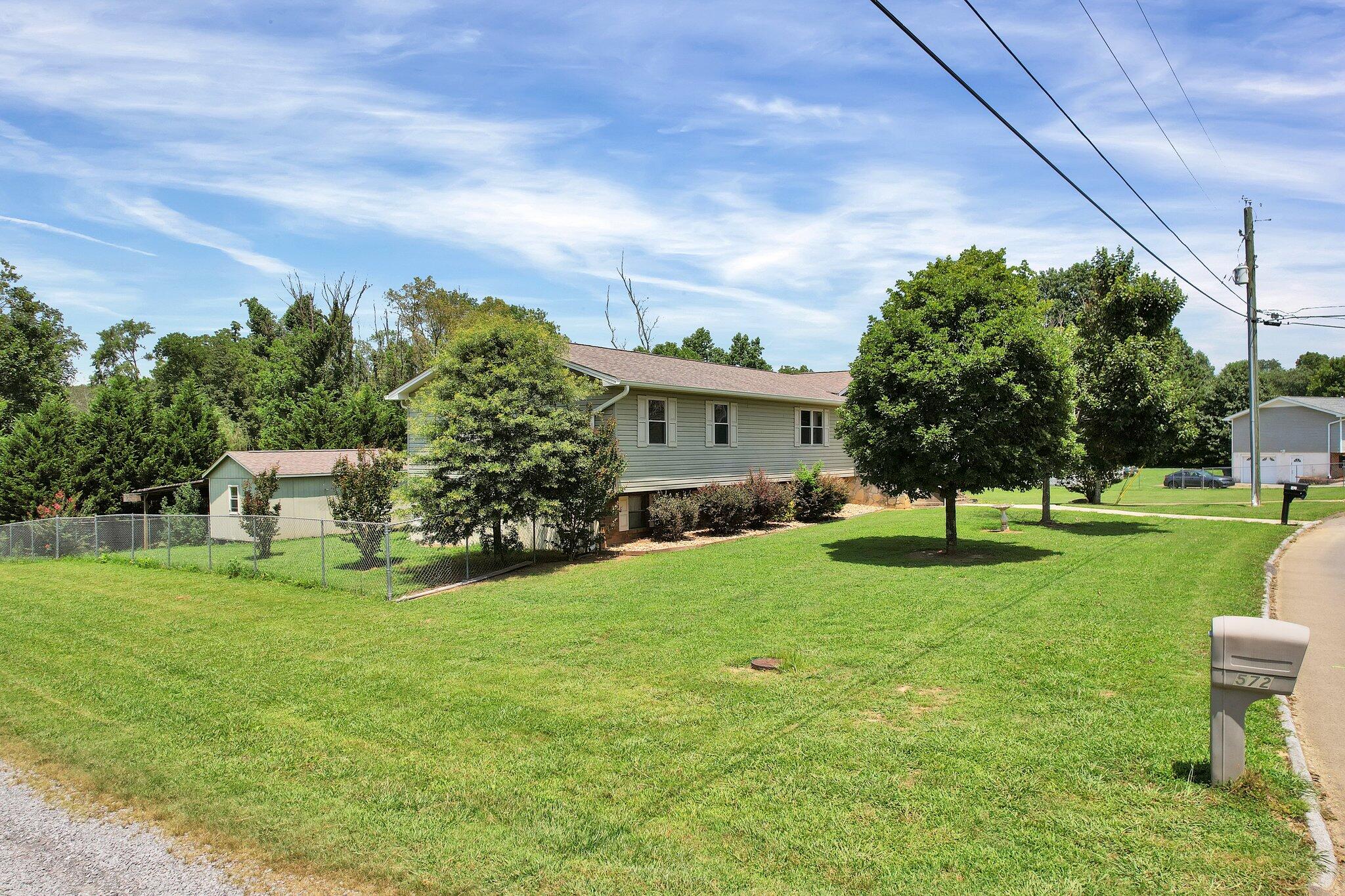 562 SE Brooklawn Trail