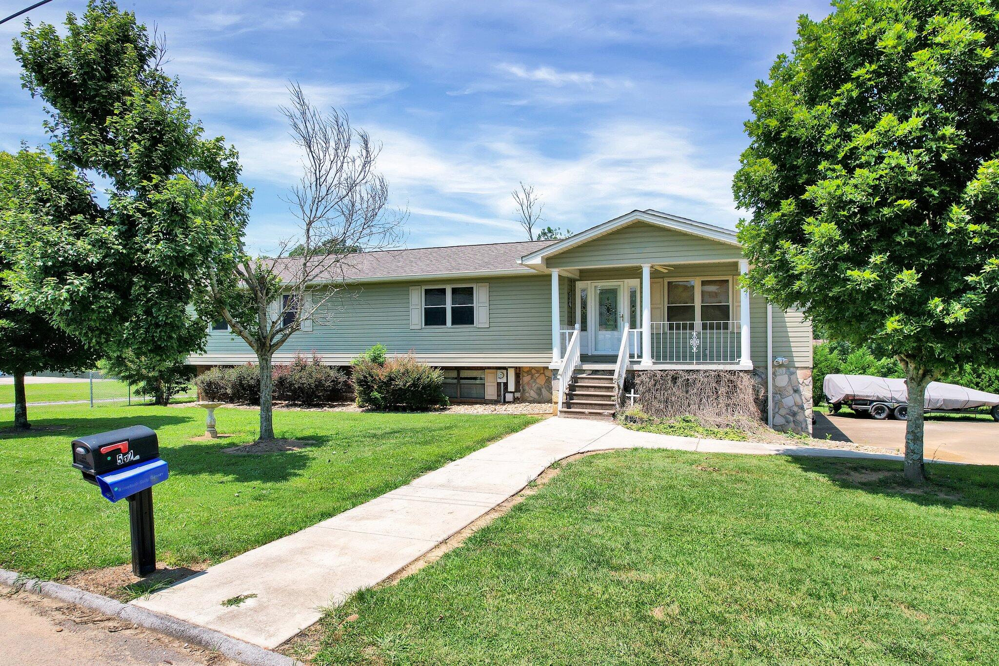 562 SE Brooklawn Trail