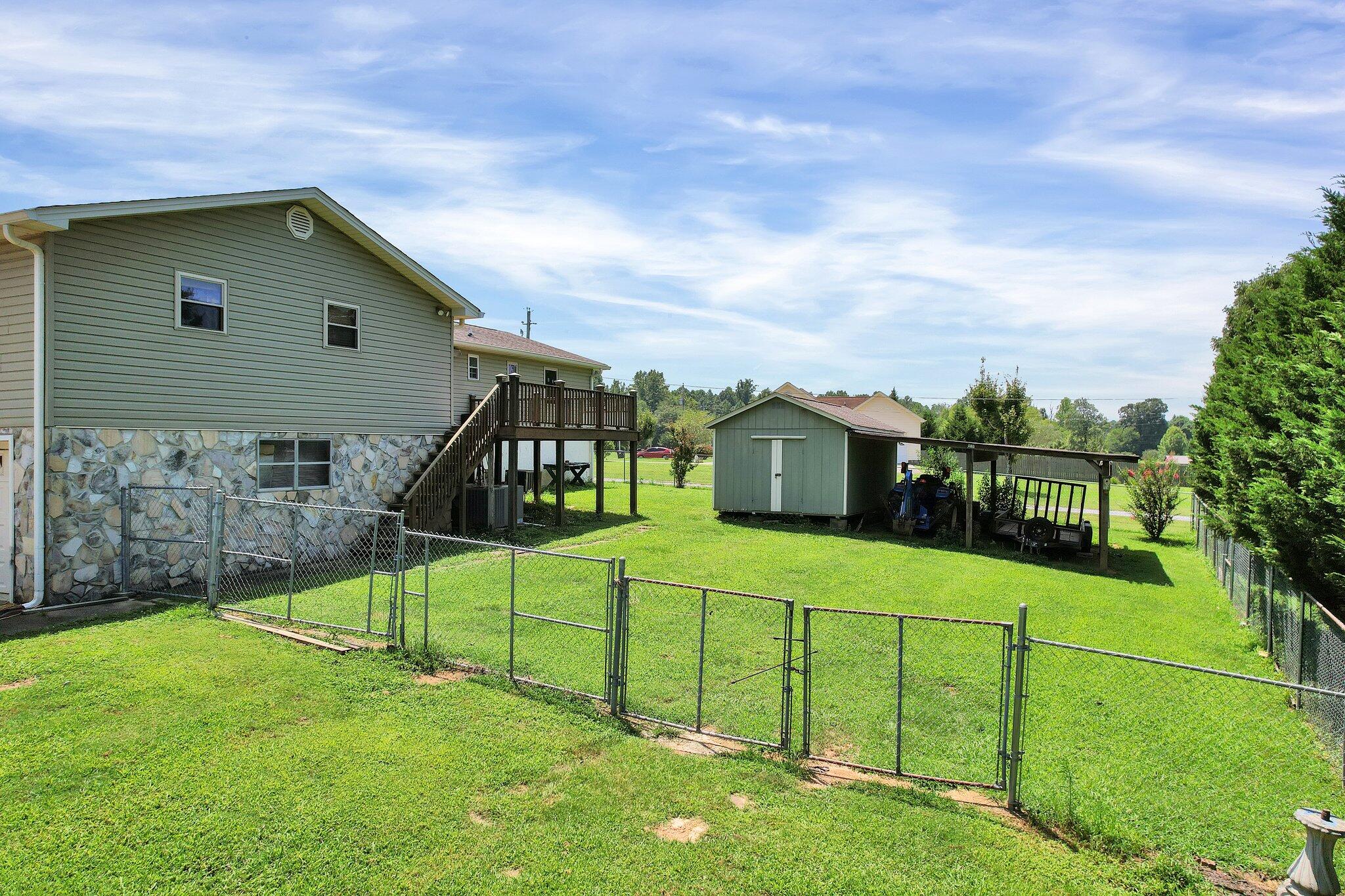 562 SE Brooklawn Trail