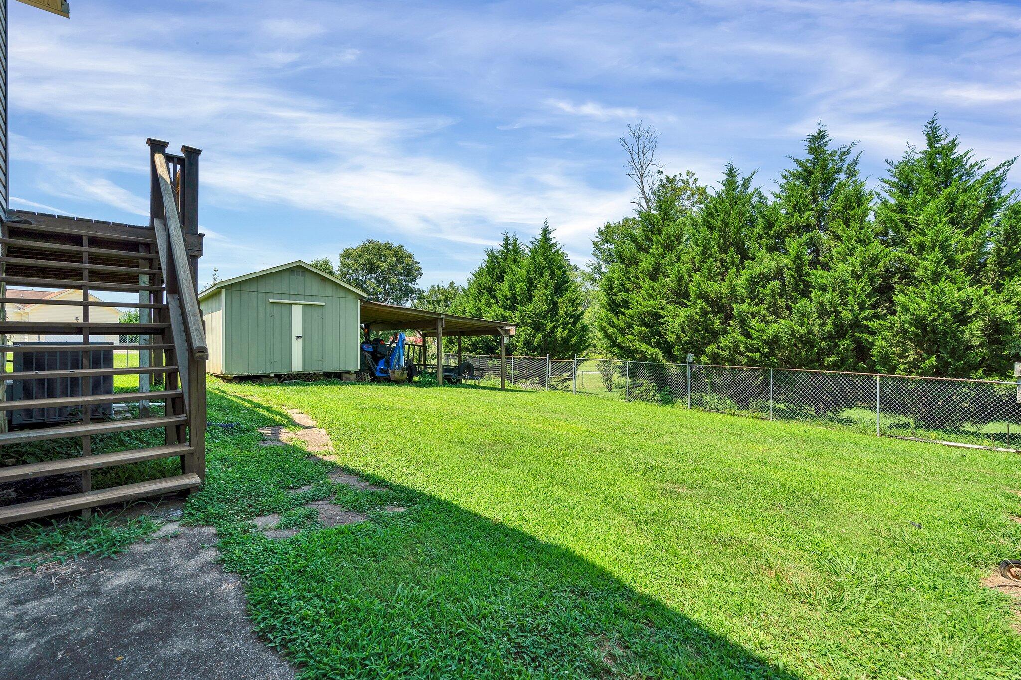 562 SE Brooklawn Trail