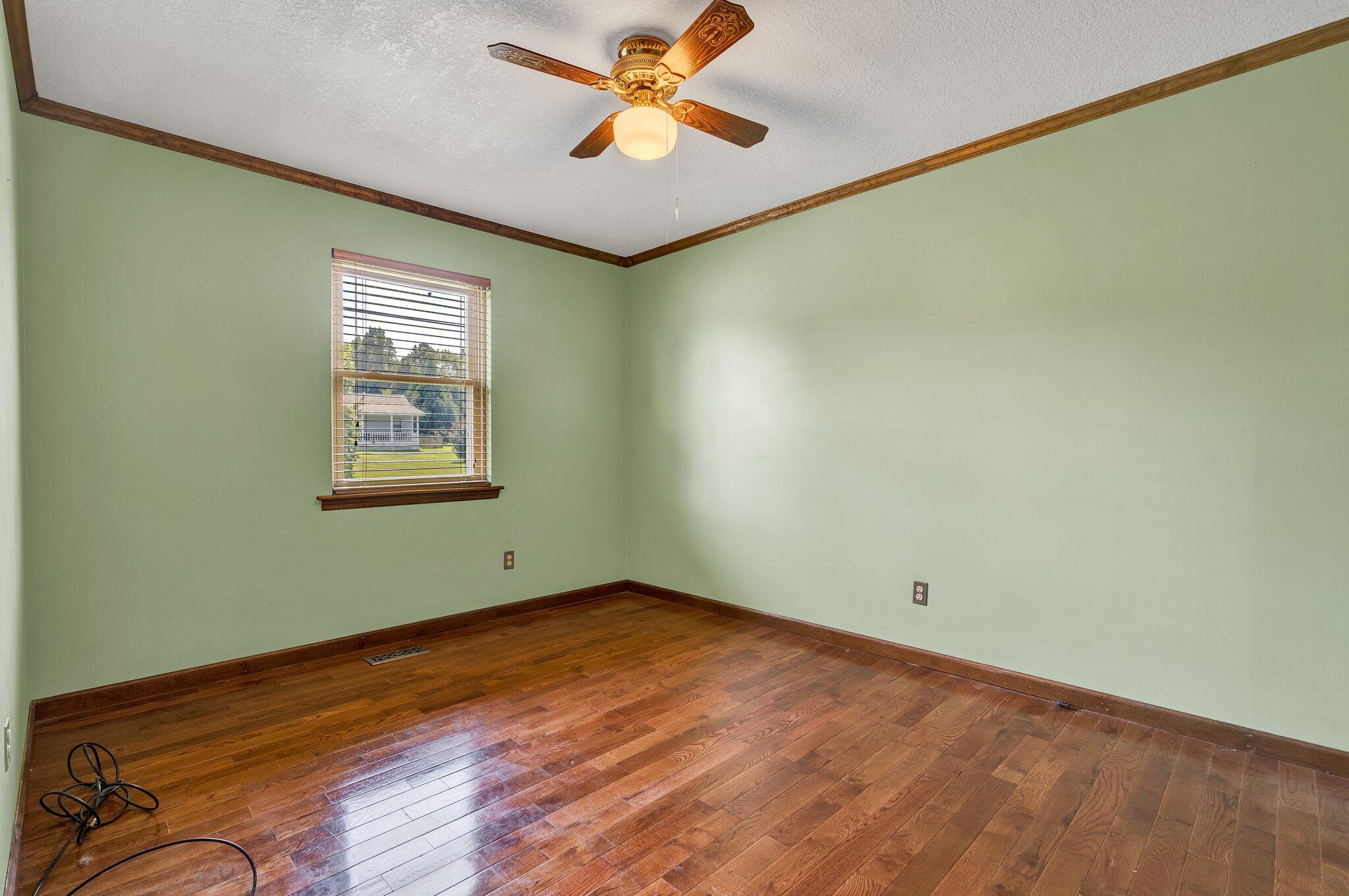 562 SE Brooklawn Trail