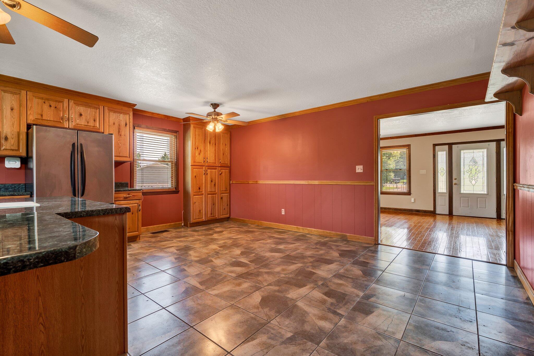 562 SE Brooklawn Trail