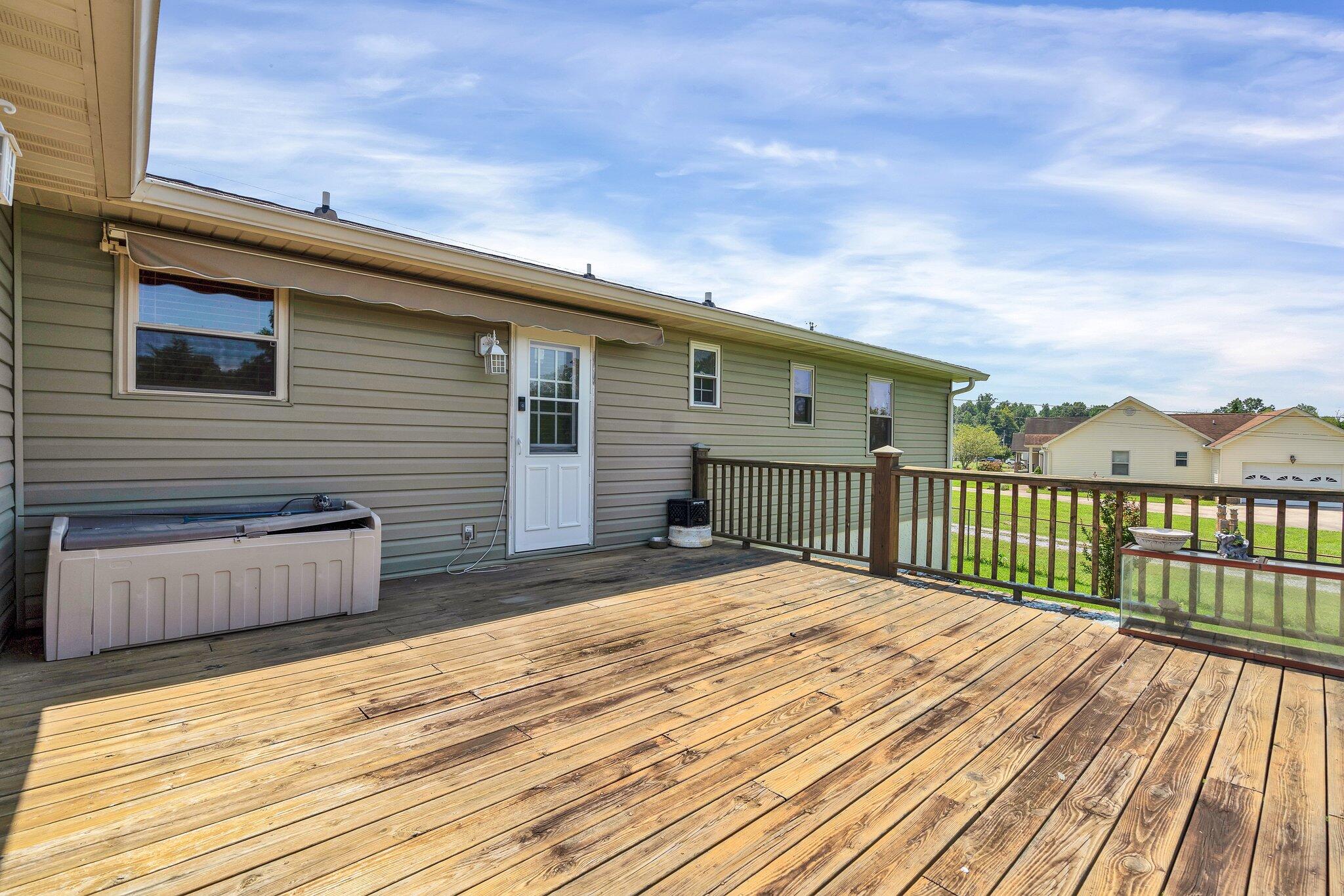 562 SE Brooklawn Trail