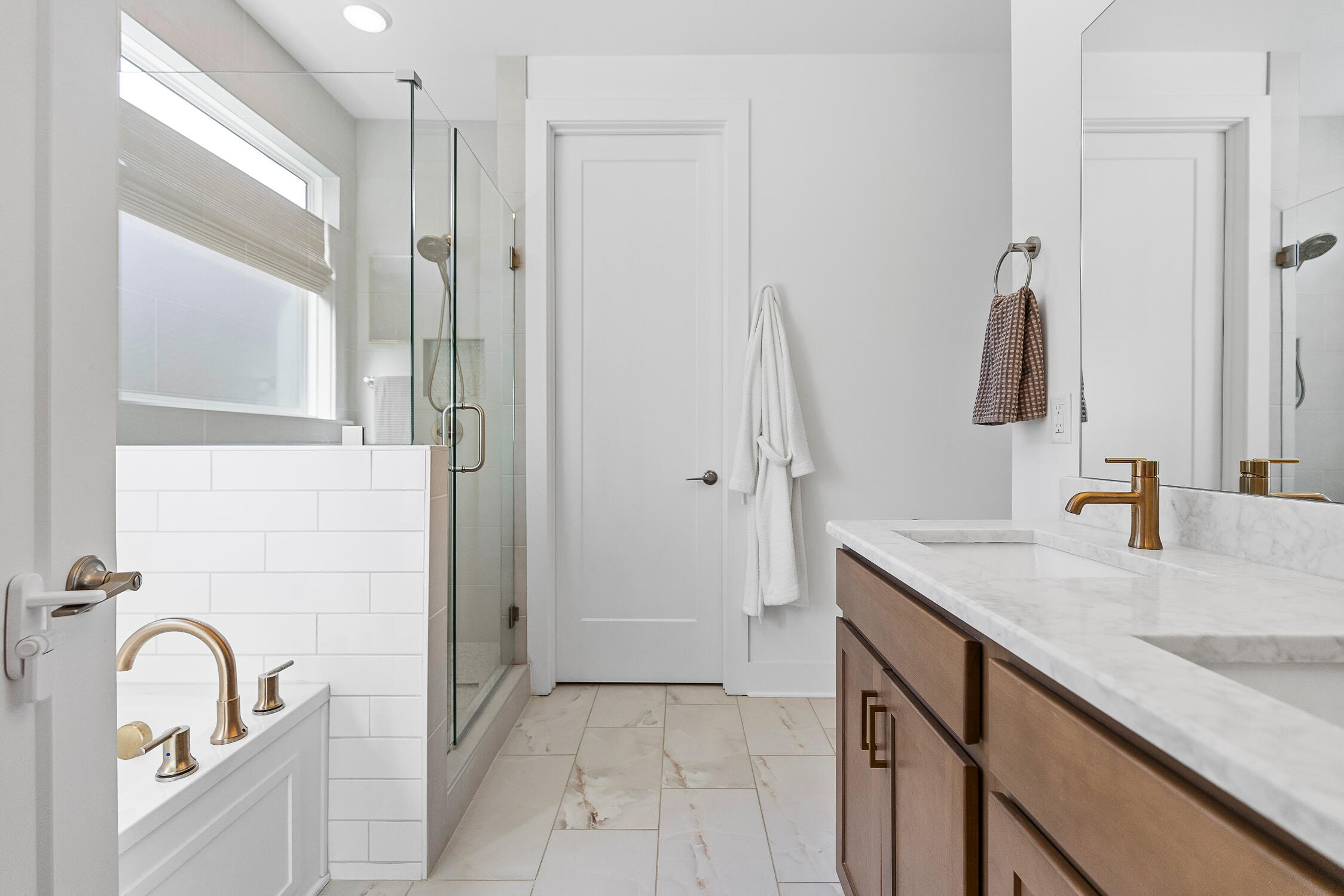 5743 Acadia Dr