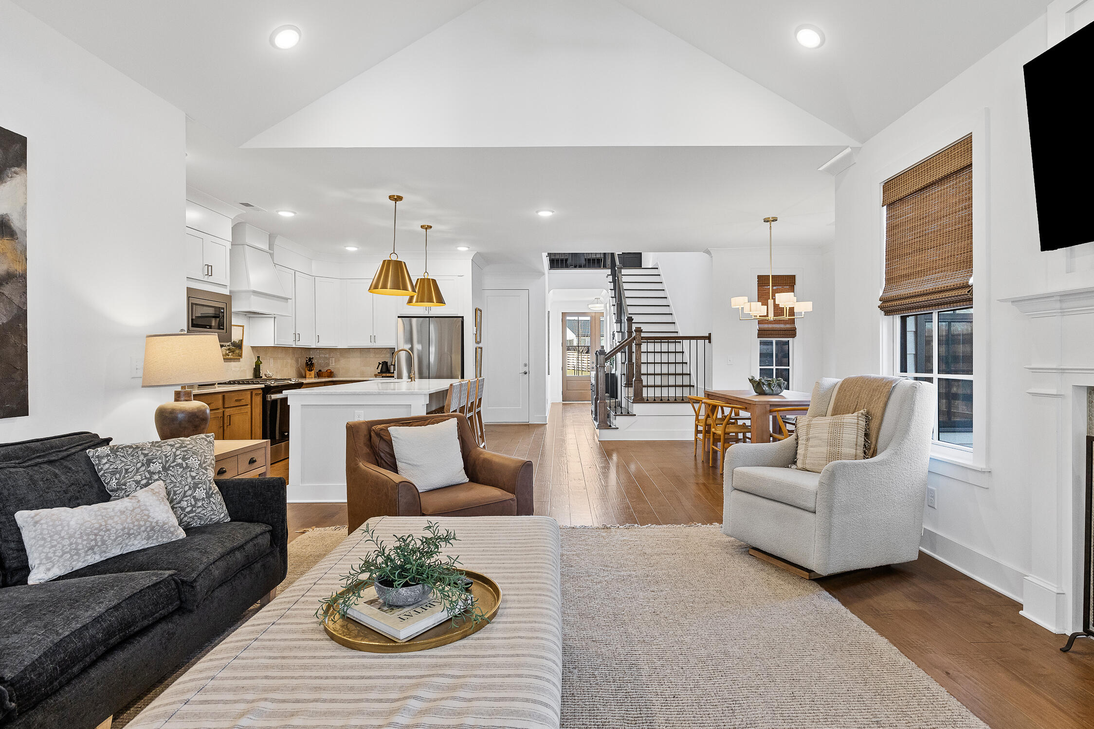 5743 Acadia Dr