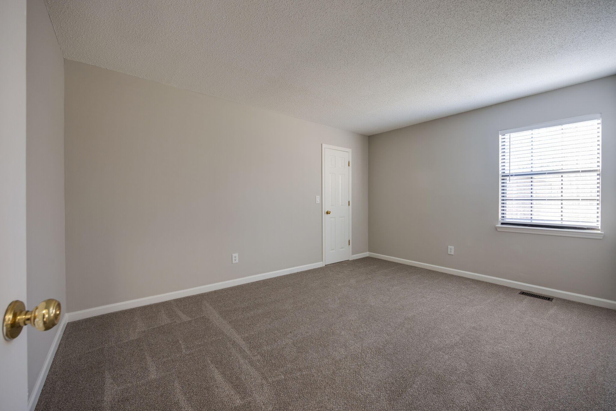 8126 Hixson Springs Rd