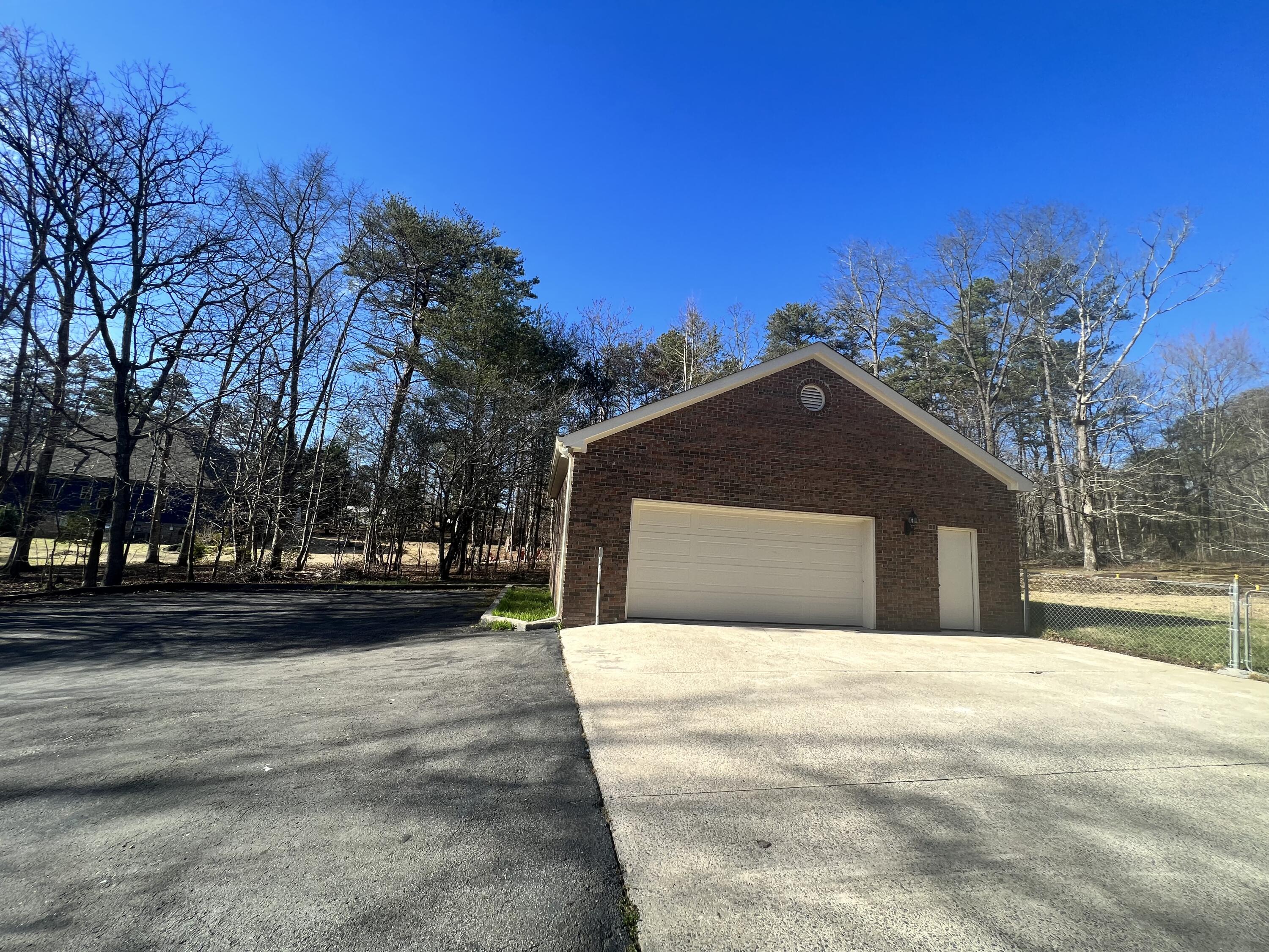 8126 Hixson Springs Rd