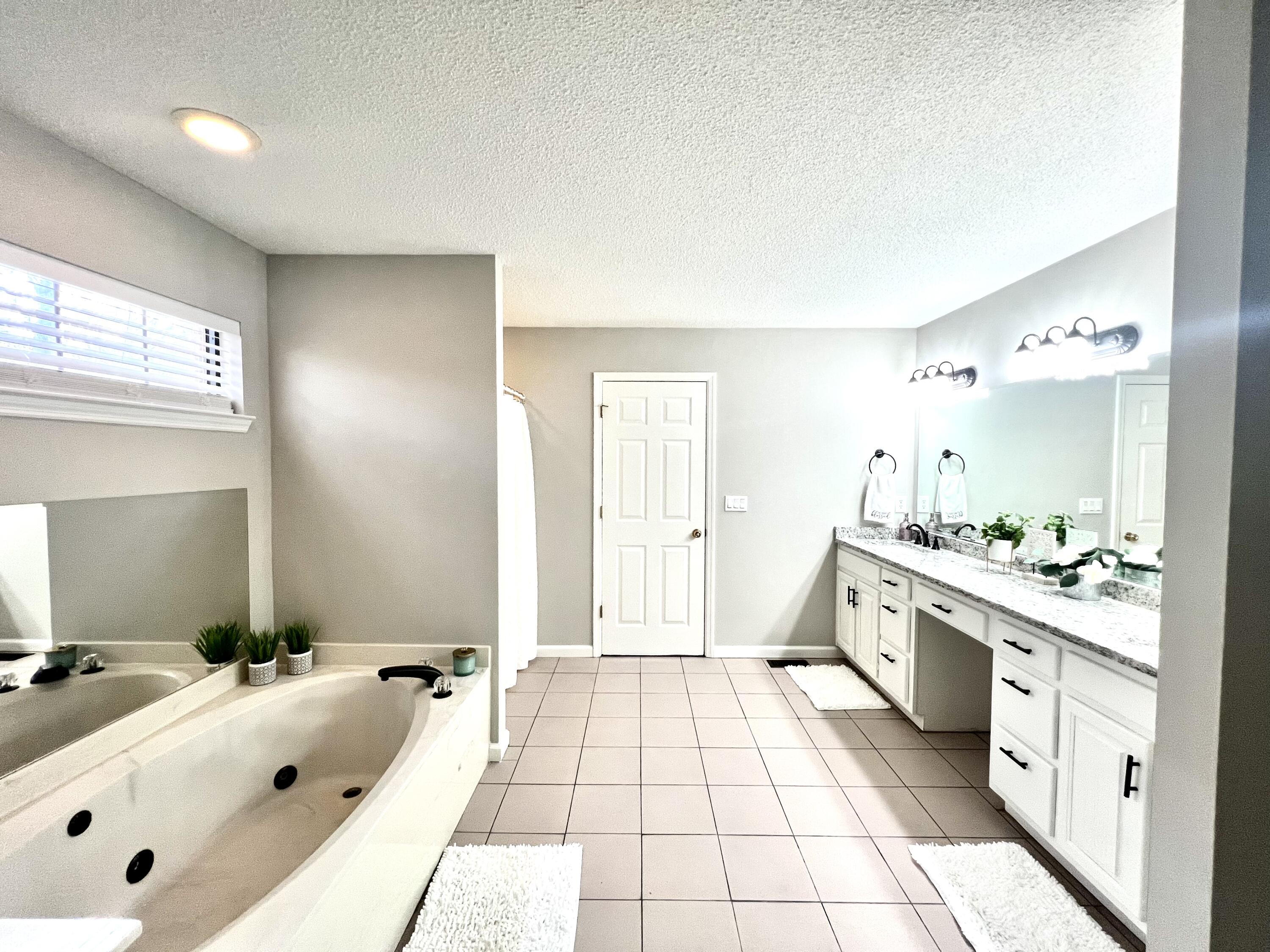 8126 Hixson Springs Rd