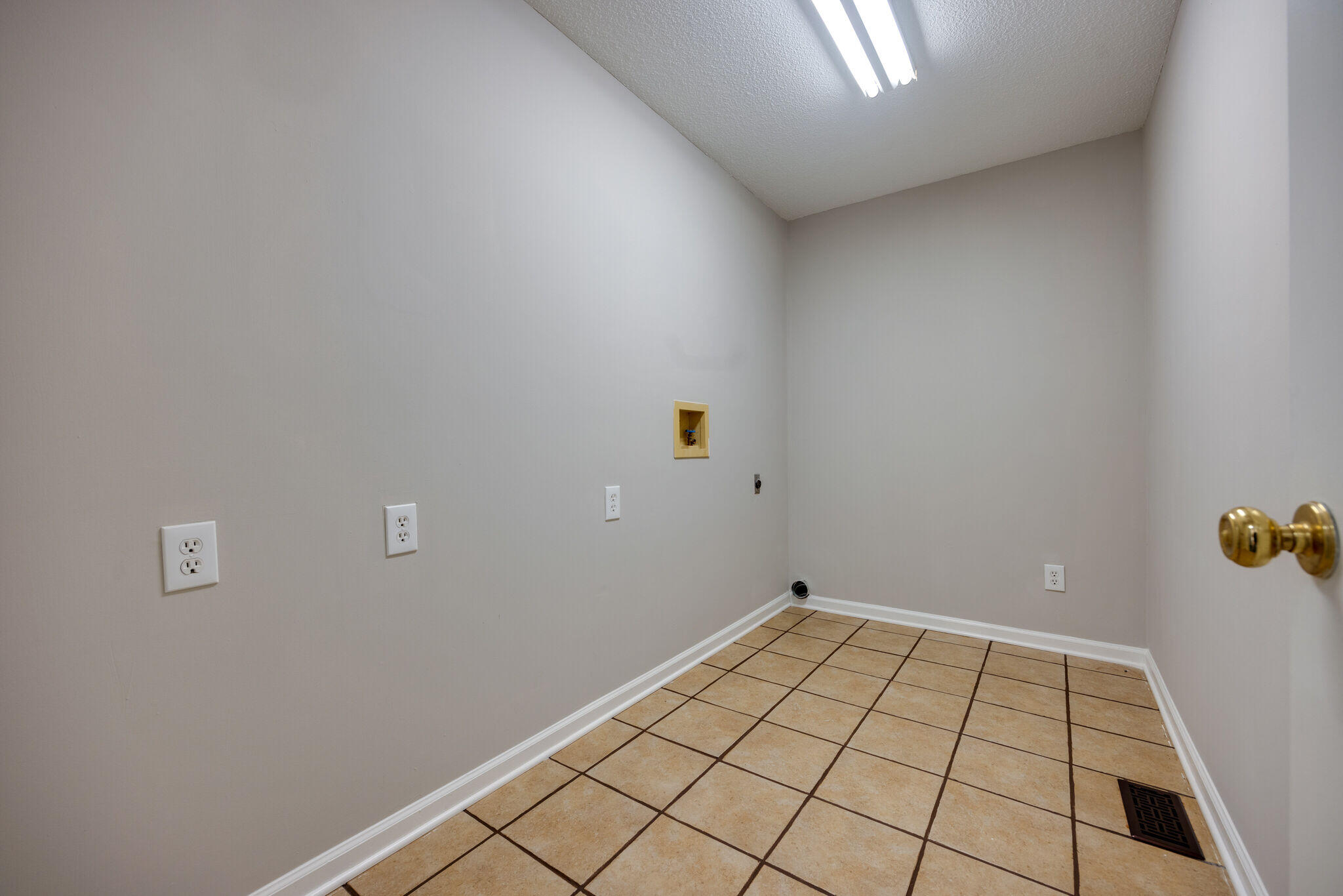 8126 Hixson Springs Rd