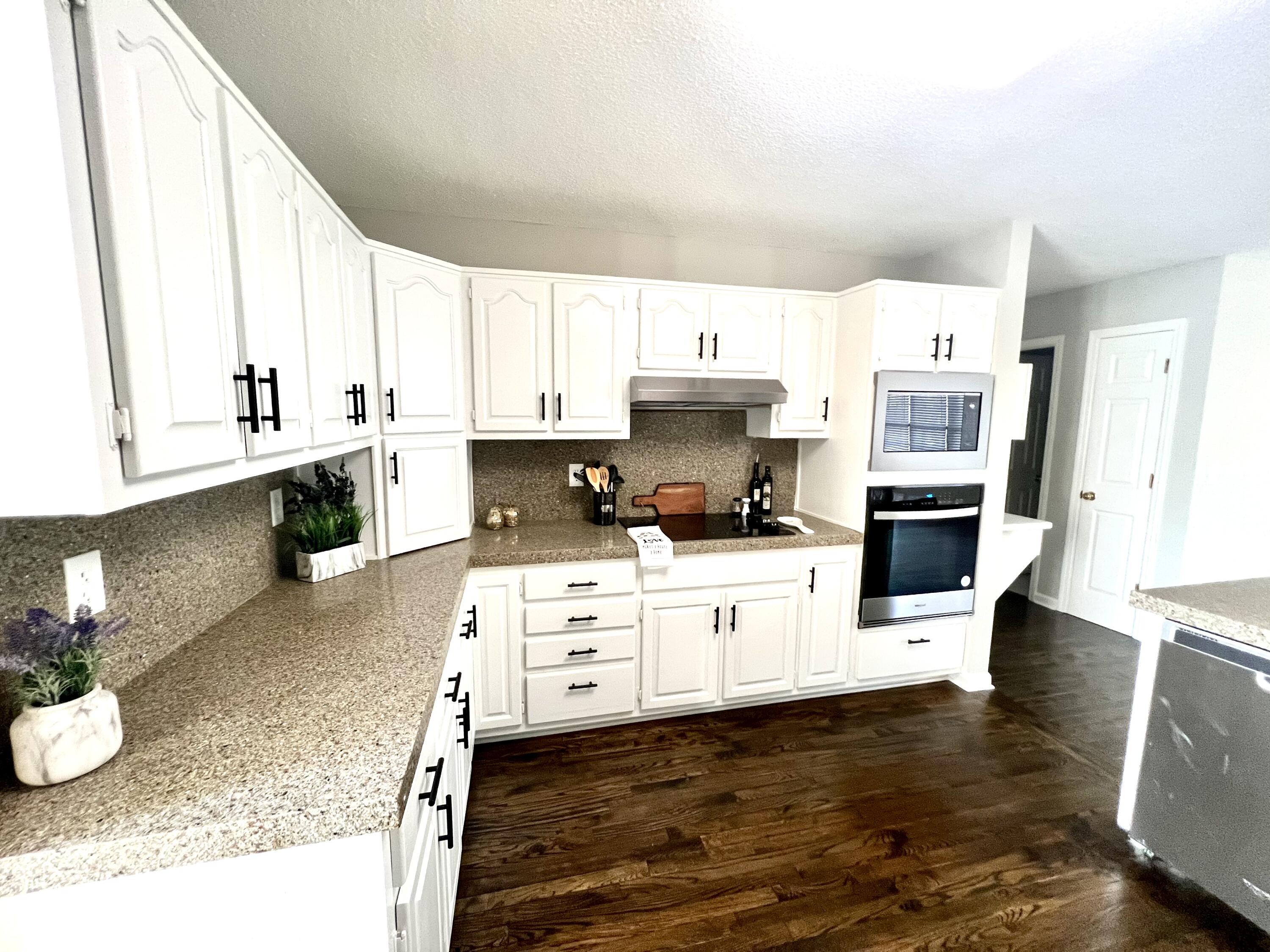 8126 Hixson Springs Rd