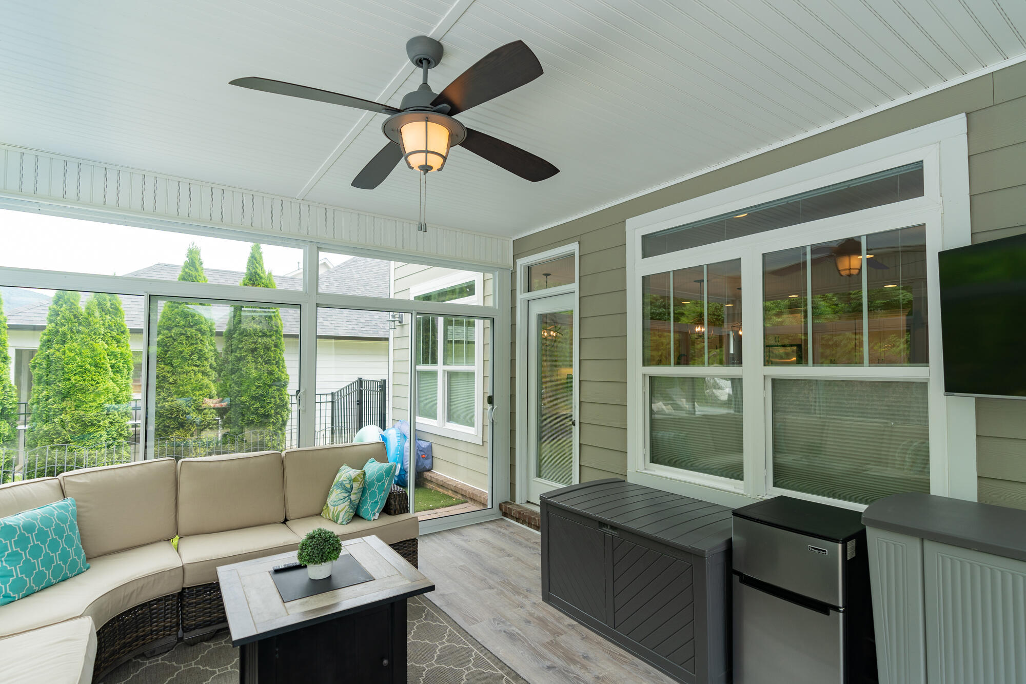 587 Deer Valley Drive