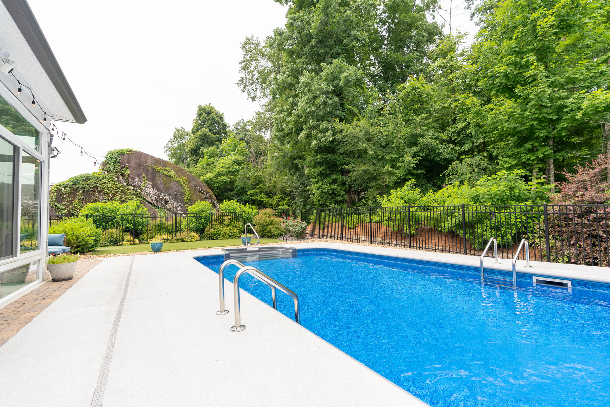587 Deer Valley Drive