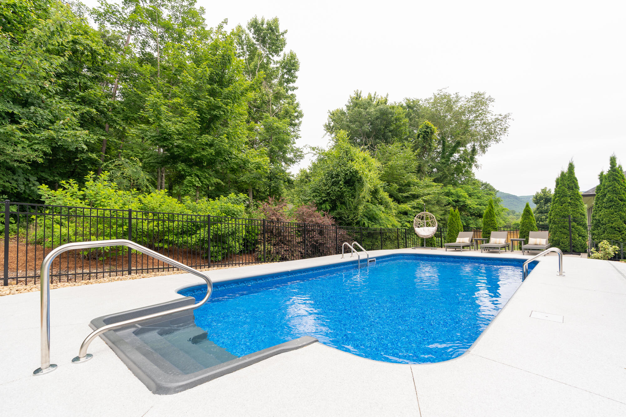 587 Deer Valley Drive
