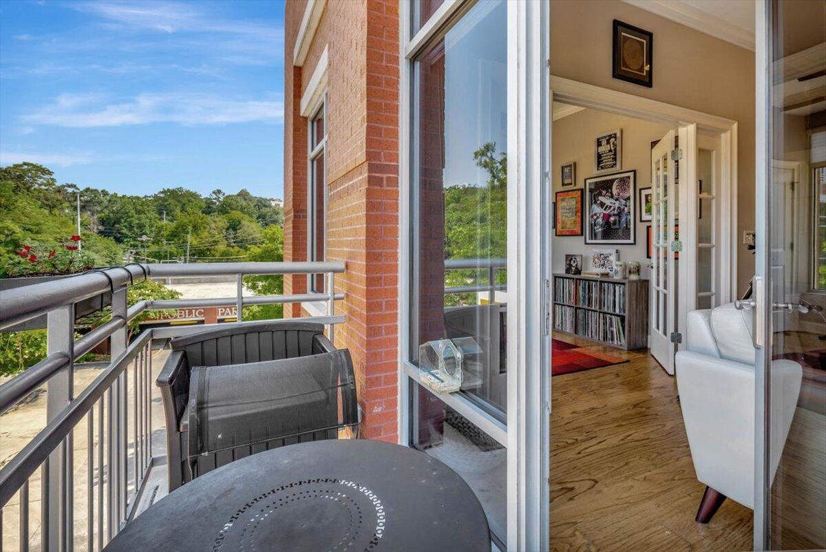 345 Frazier Avenue, 301