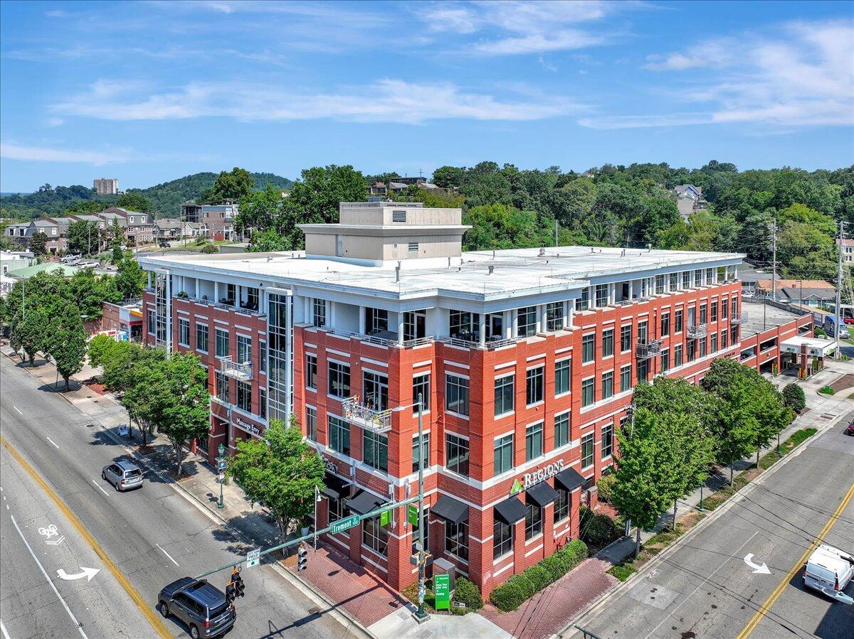 345 Frazier Avenue, 301