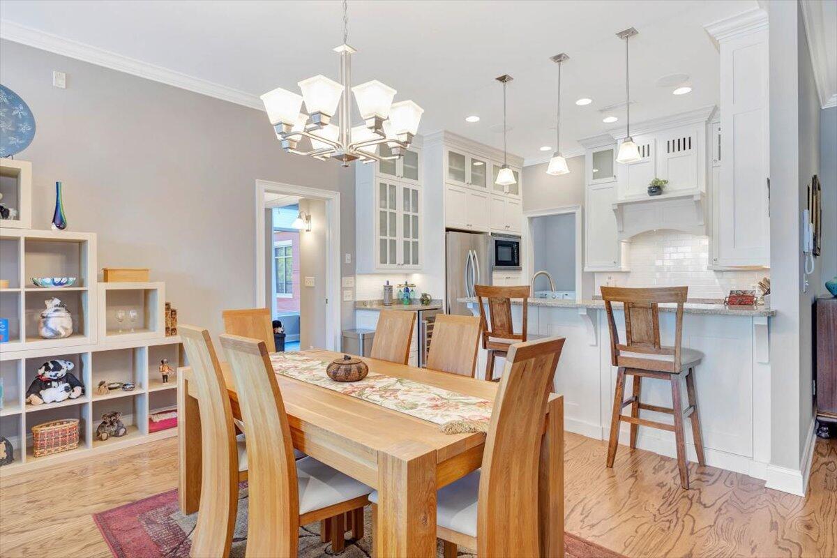 345 Frazier Avenue, 301