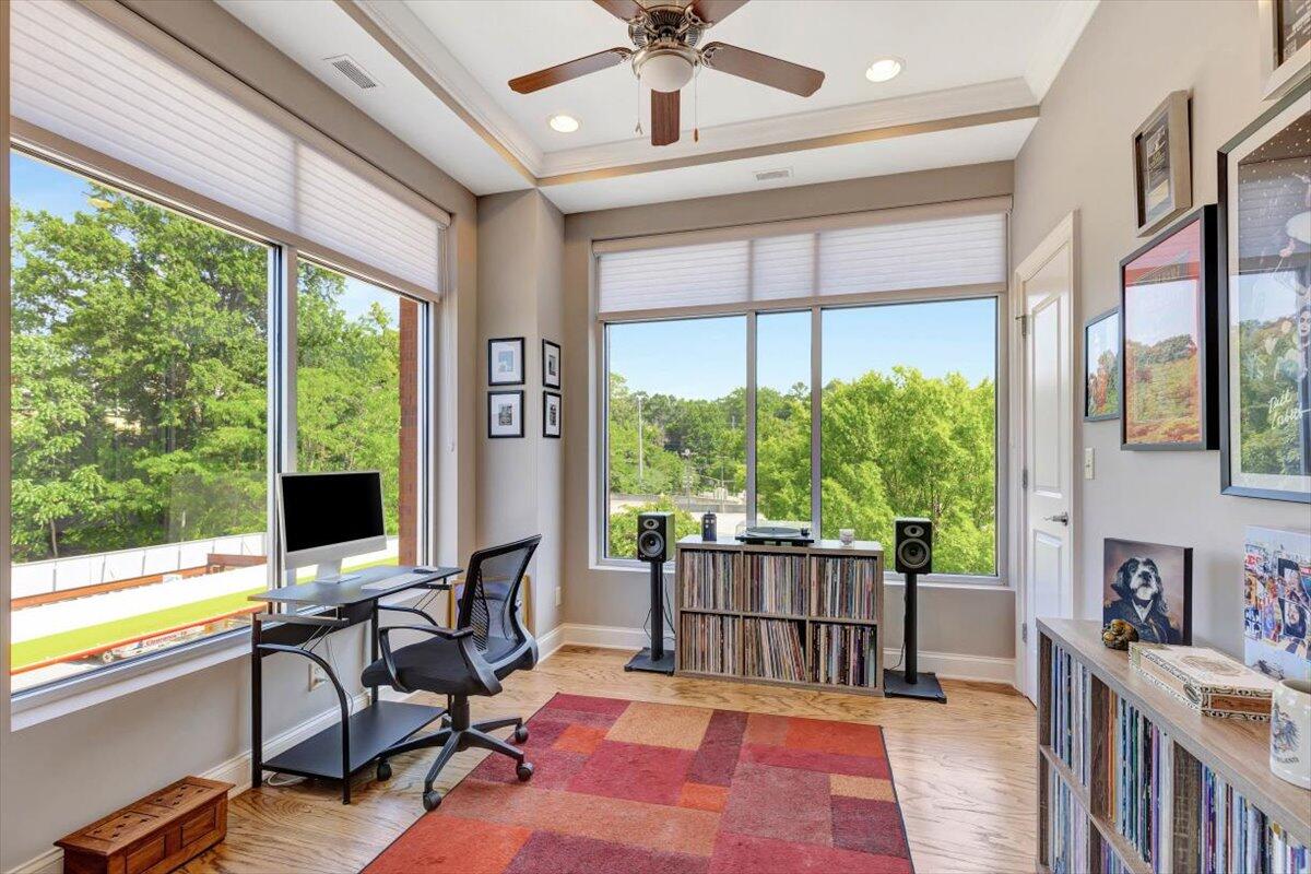 345 Frazier Avenue, 301