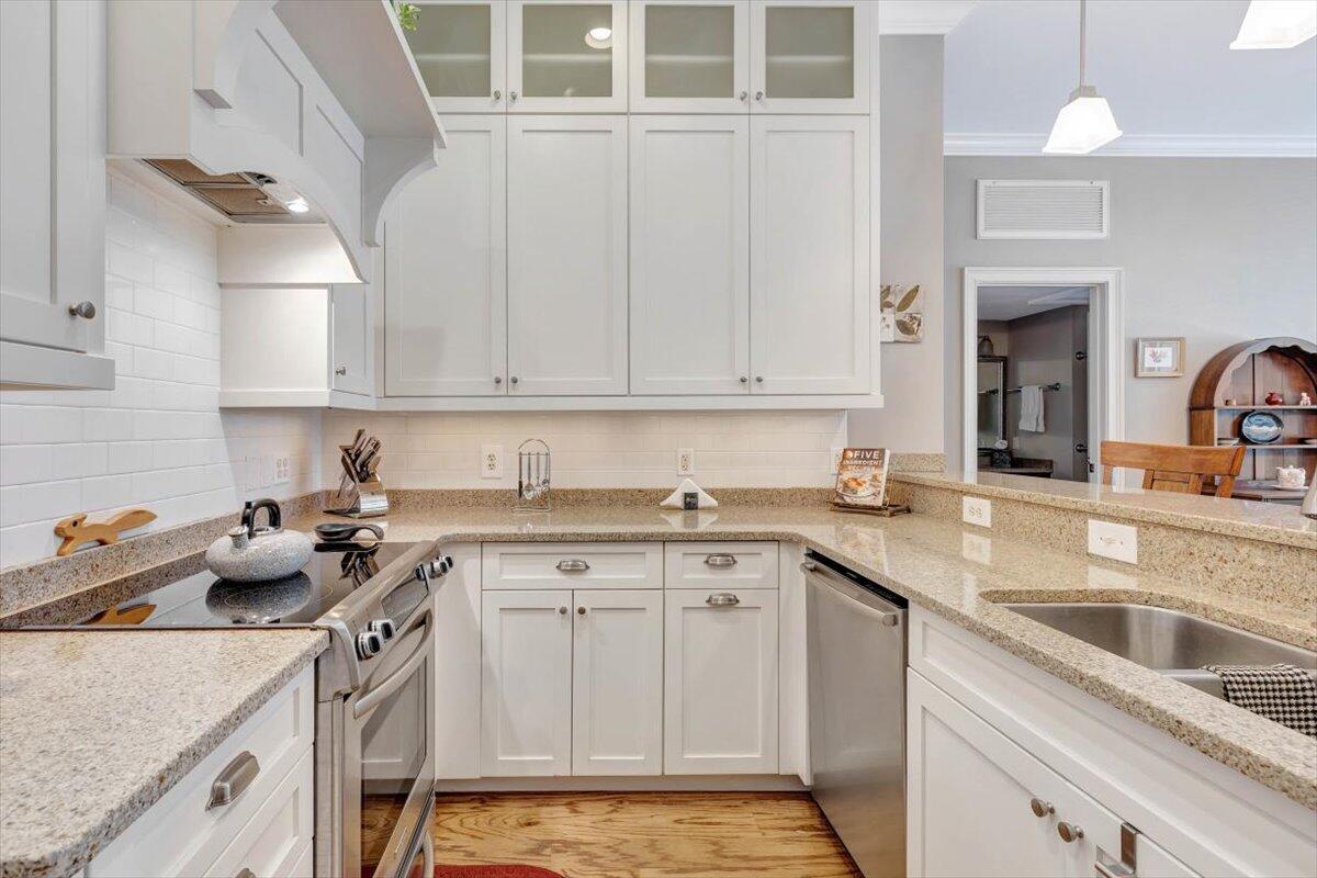 345 Frazier Avenue, 301
