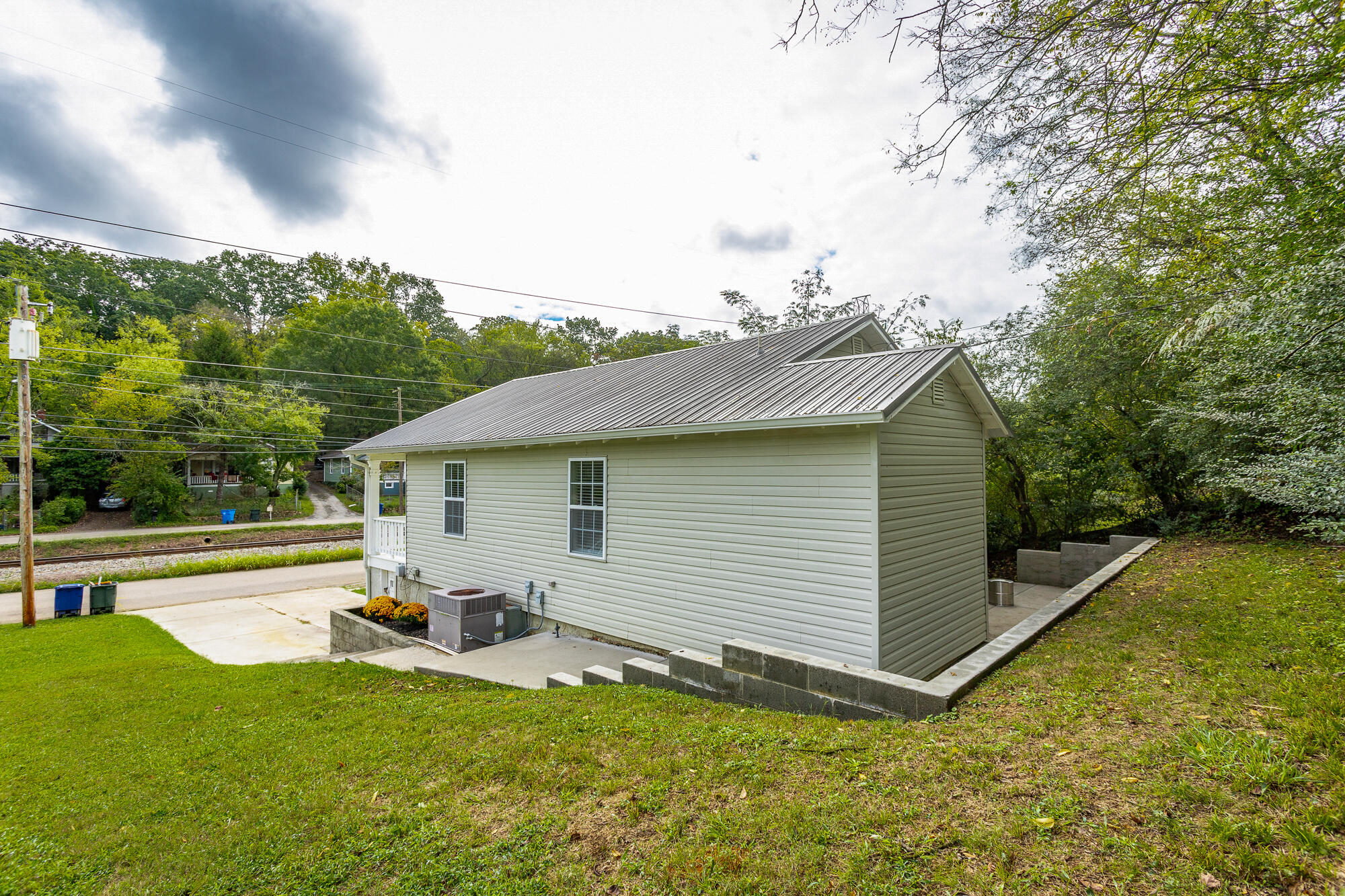 967 W Elmwood Drive