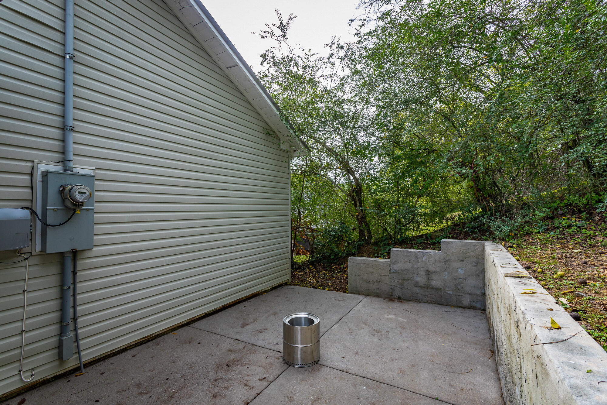 967 W Elmwood Drive