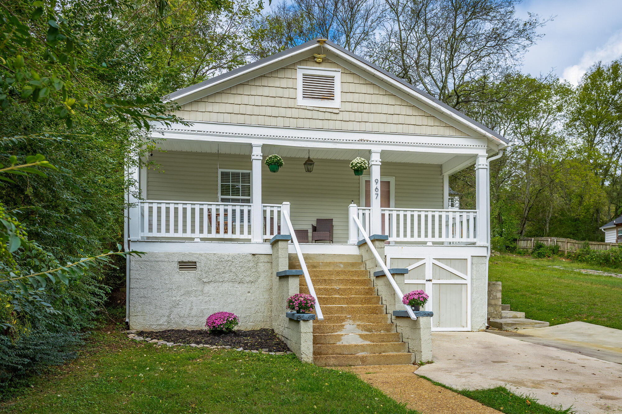 967 W Elmwood Drive