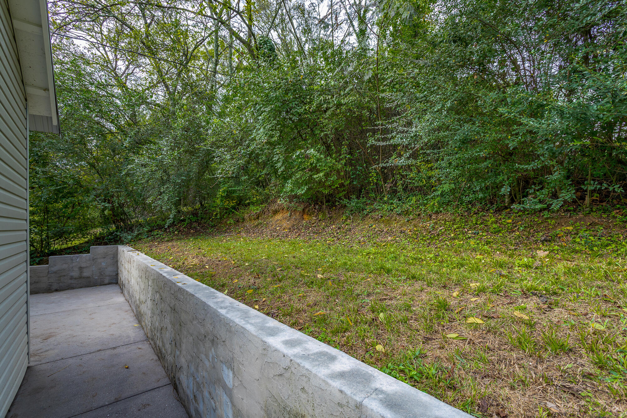 967 W Elmwood Drive